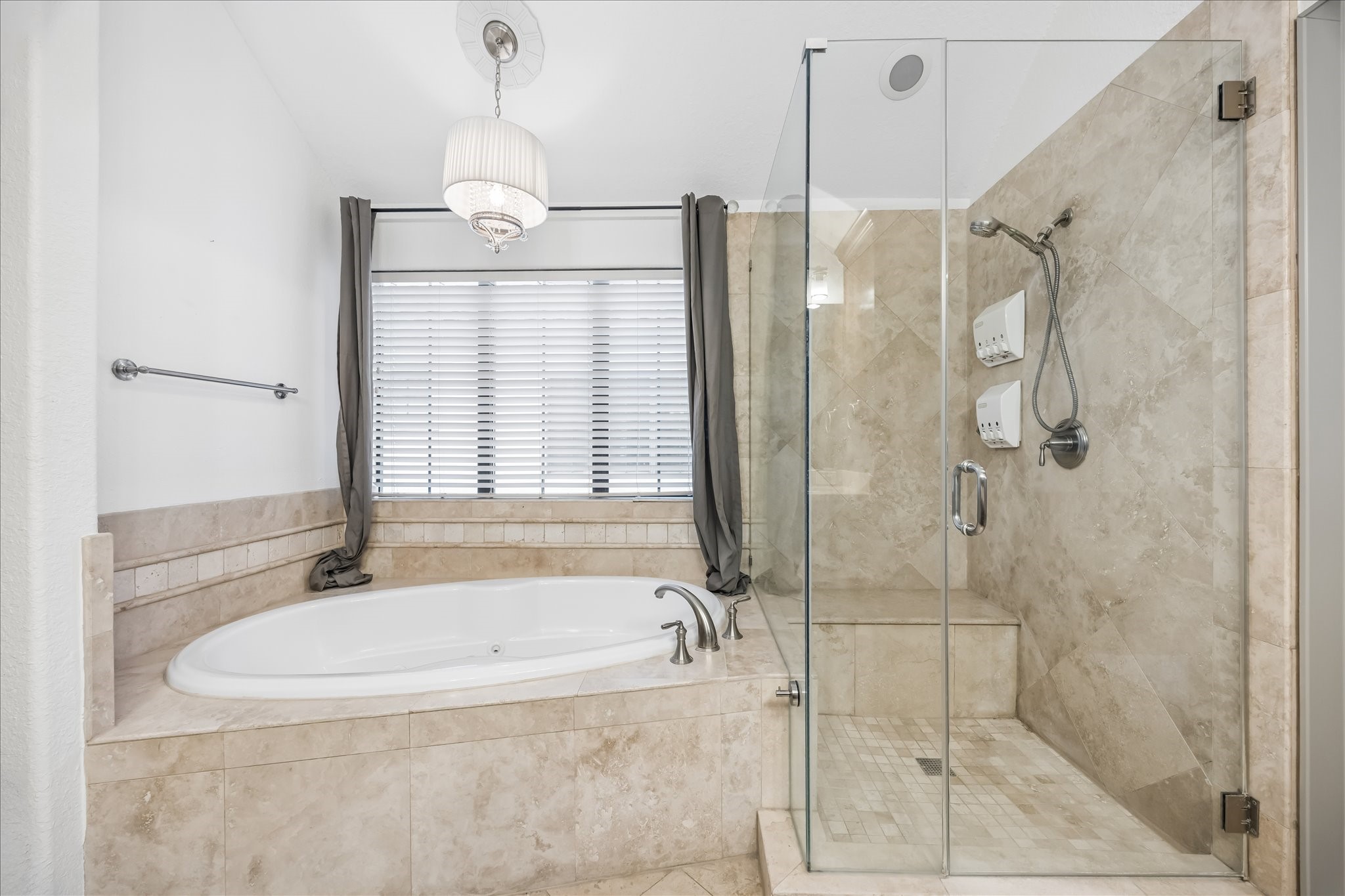 4303 Gibson Street Property Photo 28