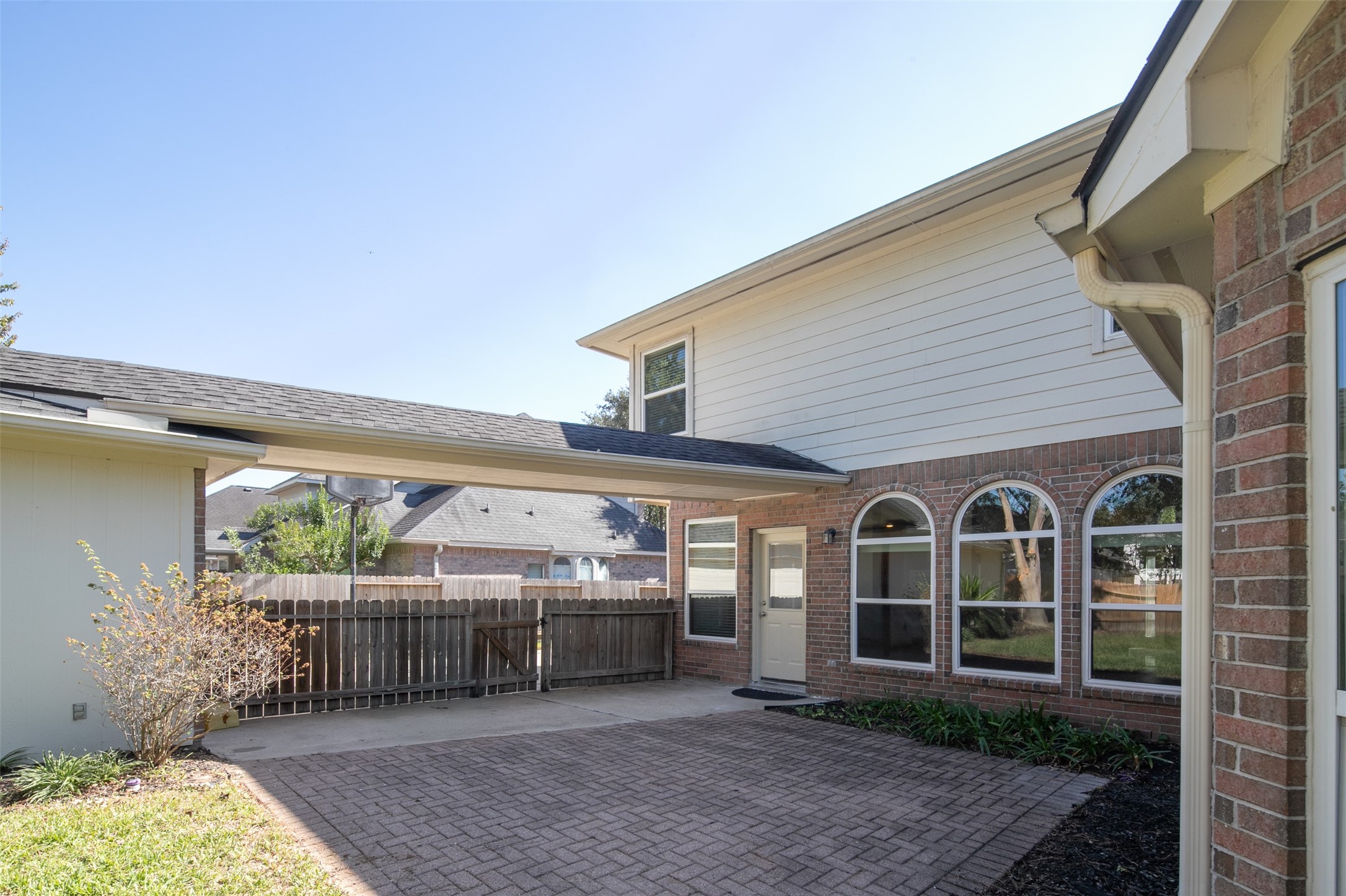22430 Water Edge Lane Property Photo 4