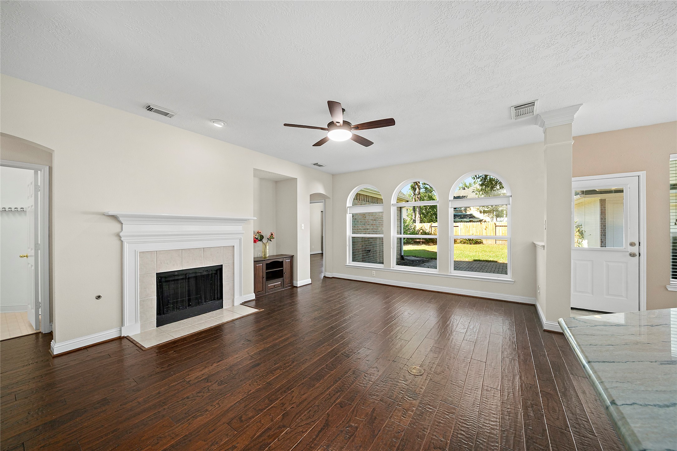22430 Water Edge Lane Property Photo 8