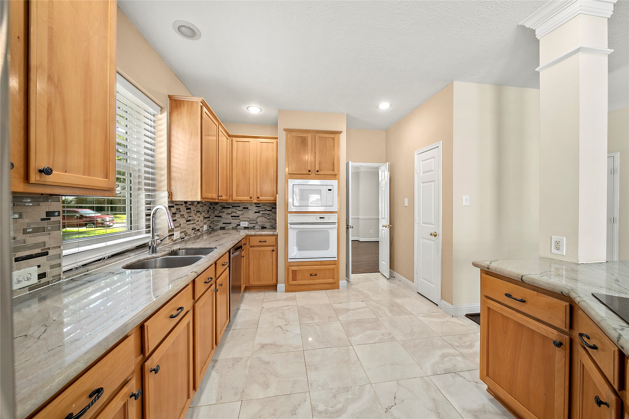 22430 Water Edge Lane Property Photo 13