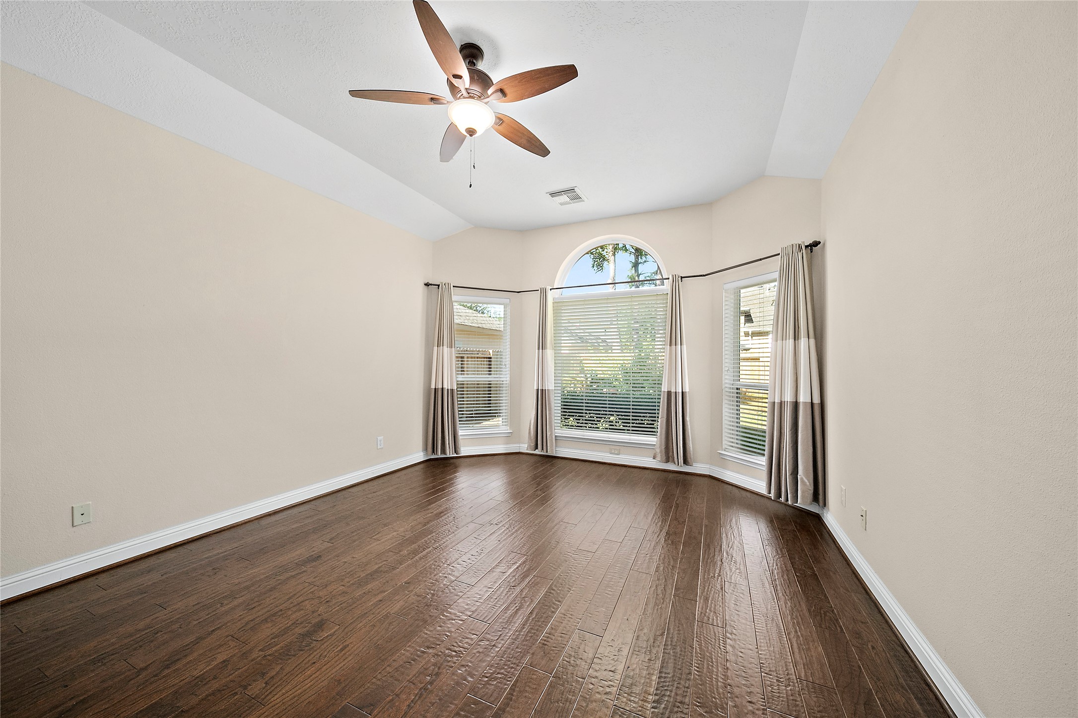 22430 Water Edge Lane Property Photo 16