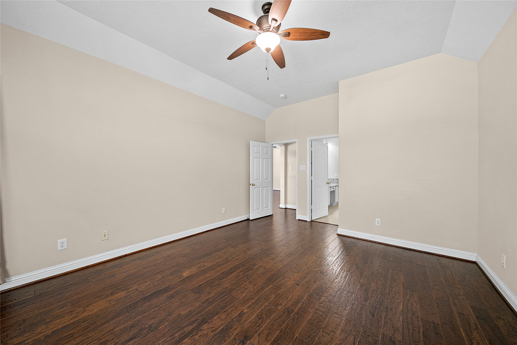 22430 Water Edge Lane Property Photo 17
