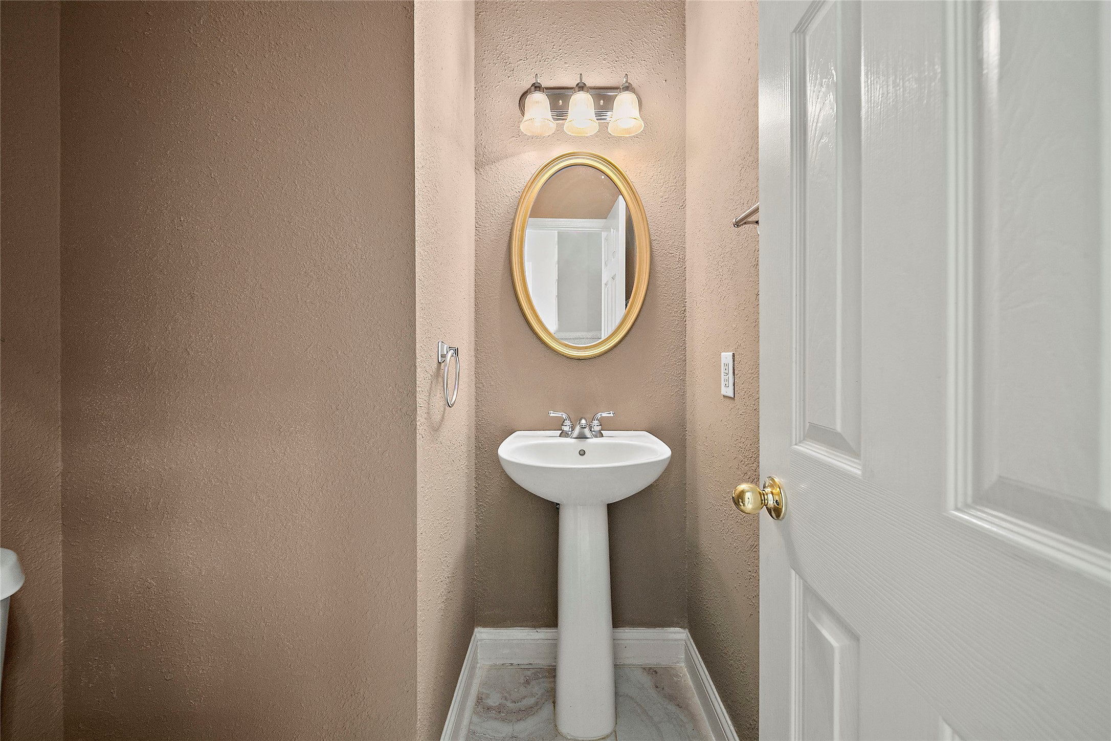 22430 Water Edge Lane Property Photo 28