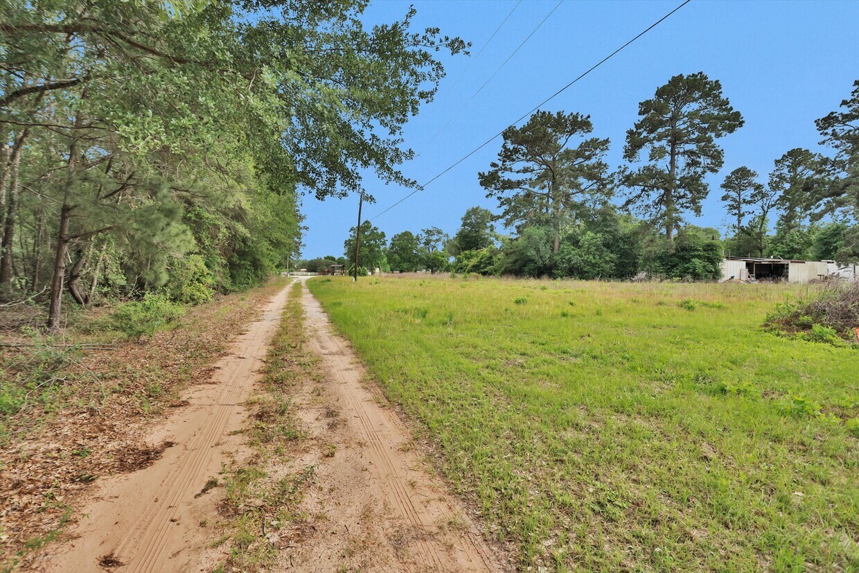 15635 Hwy 105 E Road Property Photo 28