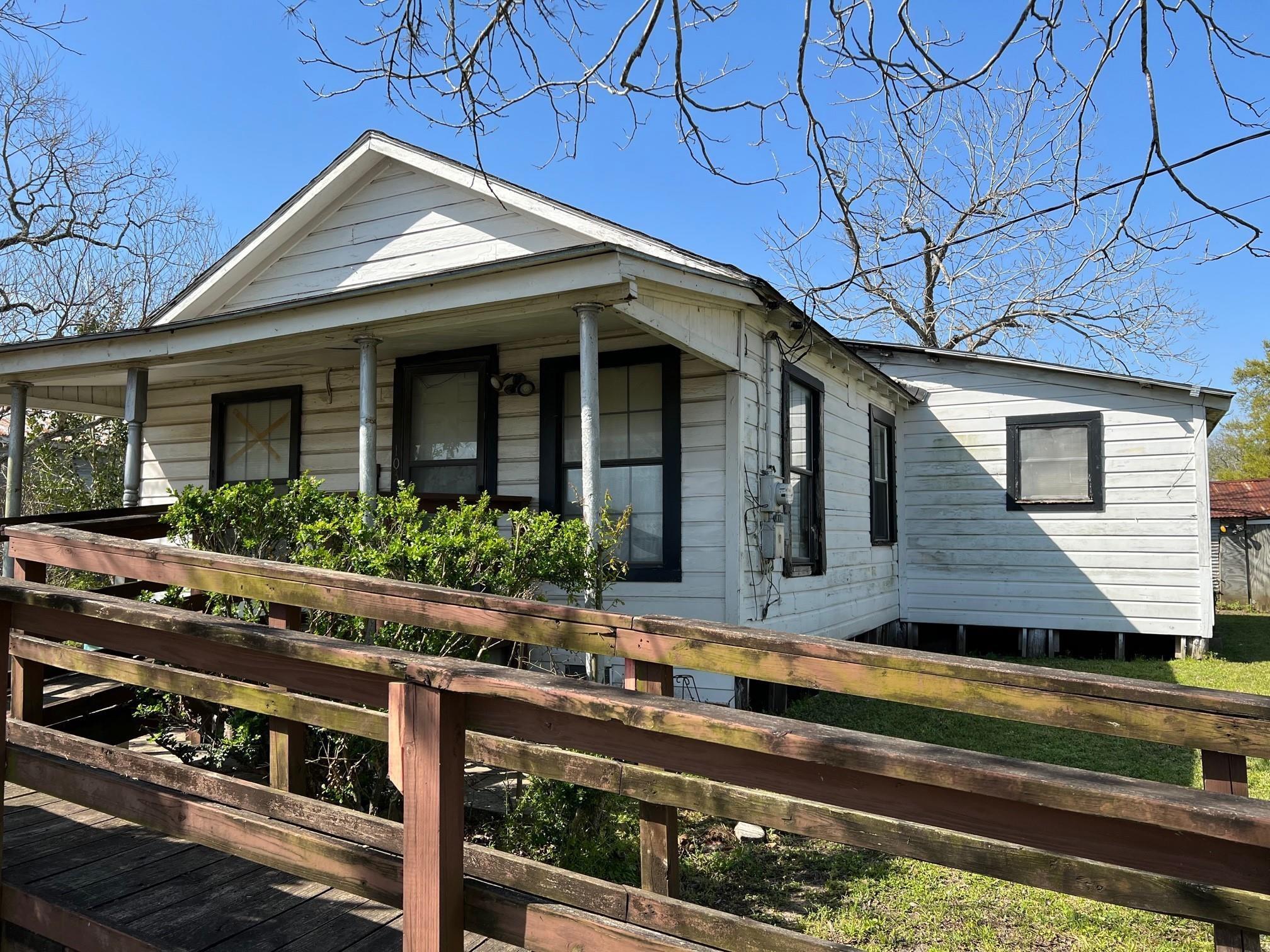 103 Avenue I, El Campo Tx 77437 Property Photo 1