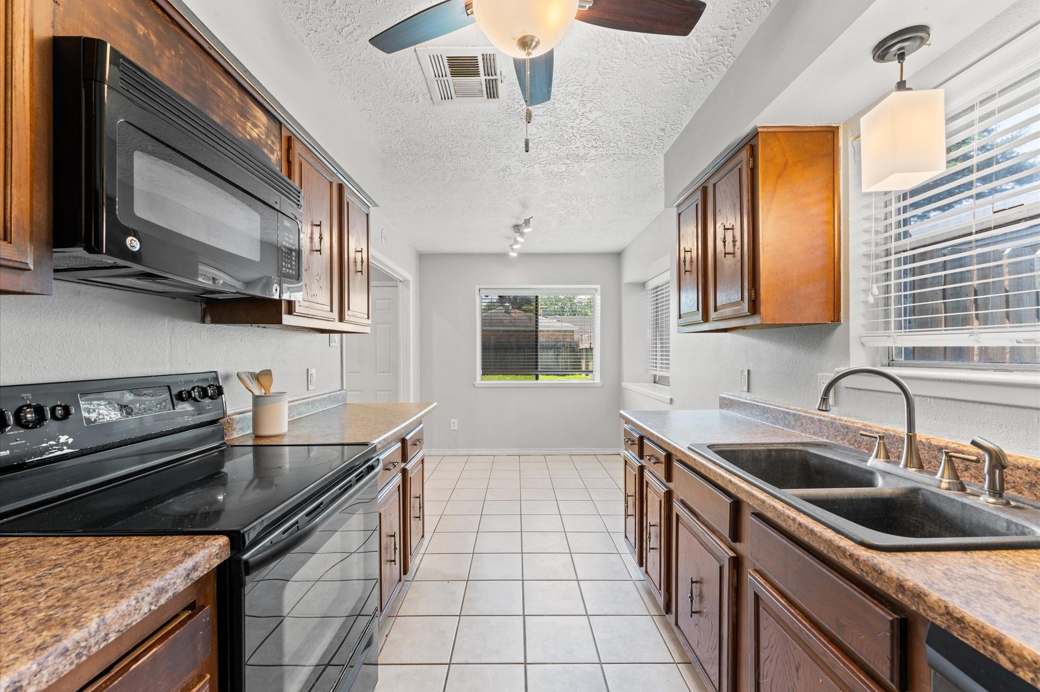 11227 Verlaine Drive, Houston Tx 77065 Property Photo 7