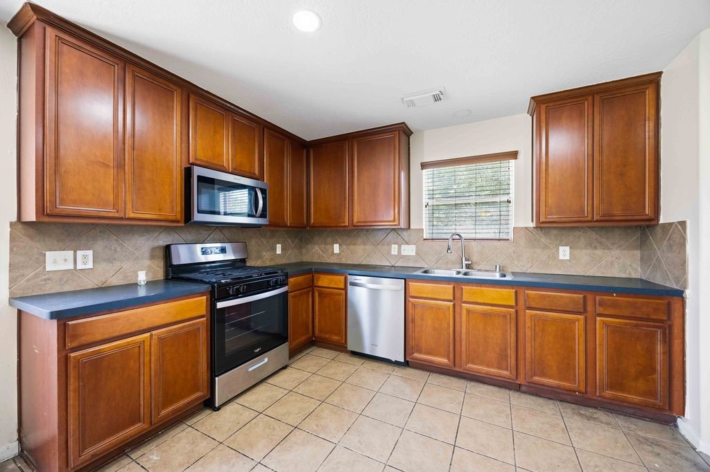 14015 Crossvale Lane Property Photo 7