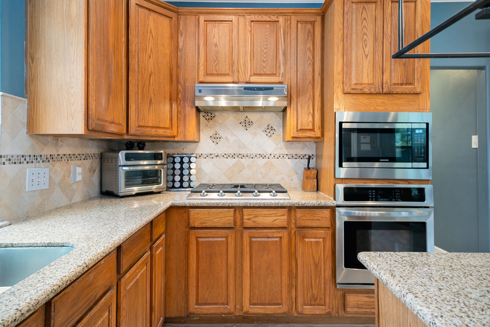 17511 Tall Maple Court Property Photo 7