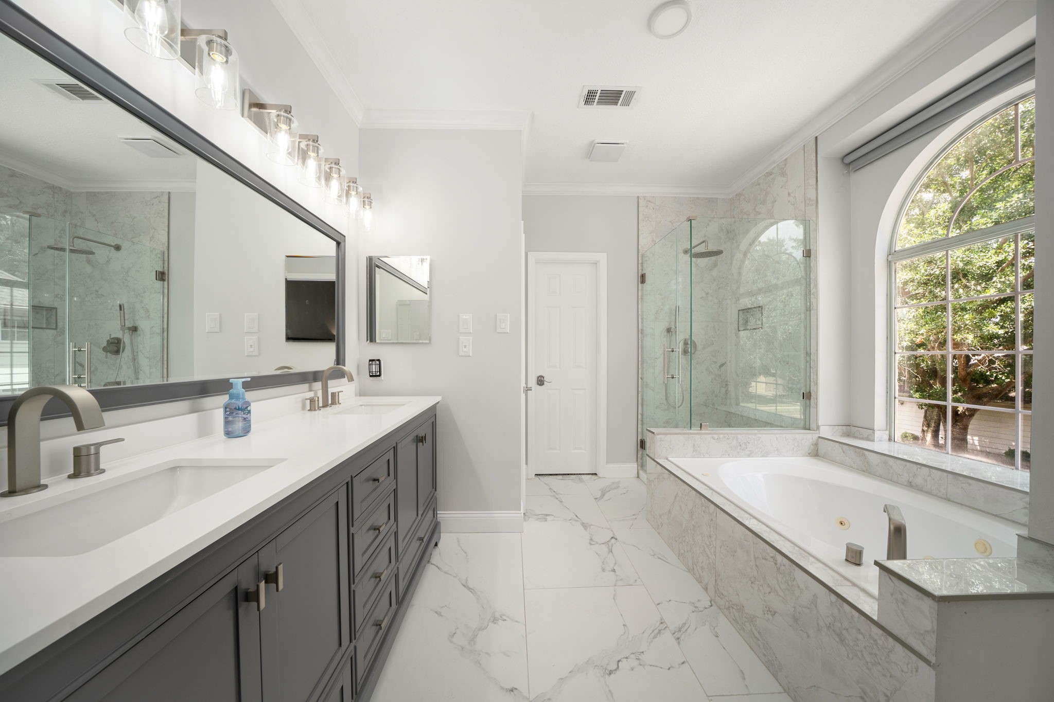 17511 Tall Maple Court Property Photo 14