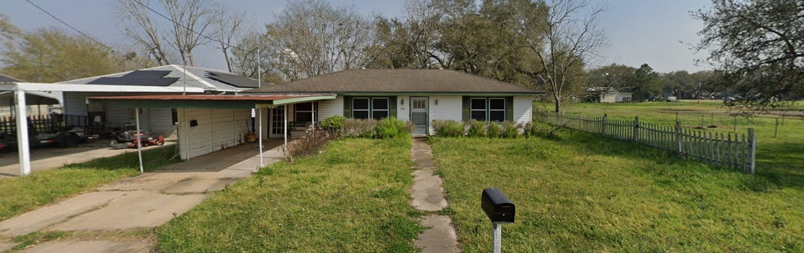 706 Cemetery Avenue Property Photo 2