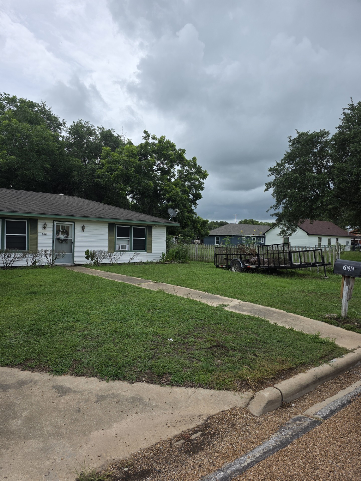 706 Cemetery Avenue Property Photo 5