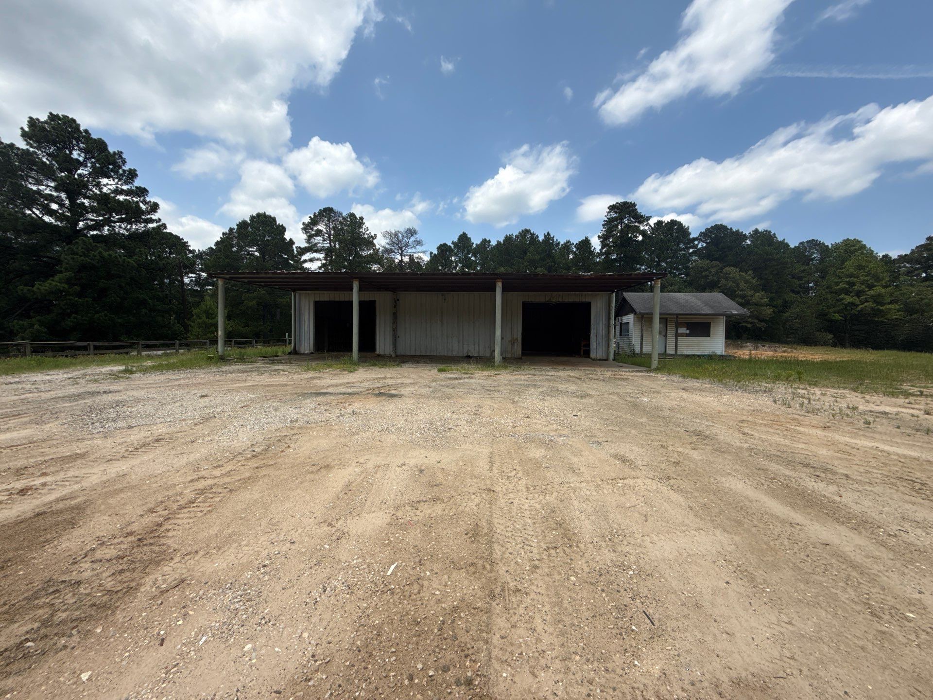 706 N Wheeler Ave Property Photo 1