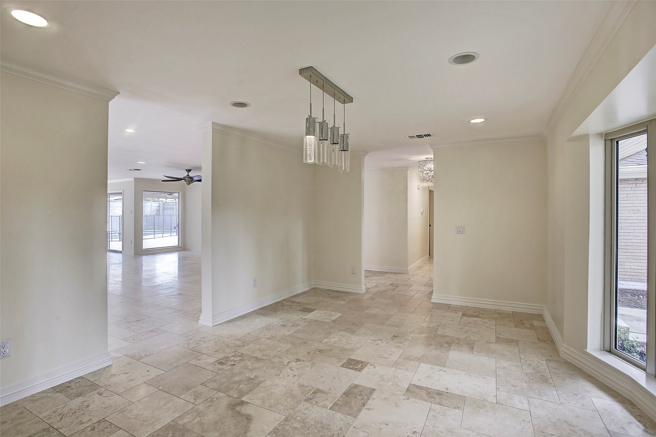 9911 Cedarhurst Drive Property Photo 9
