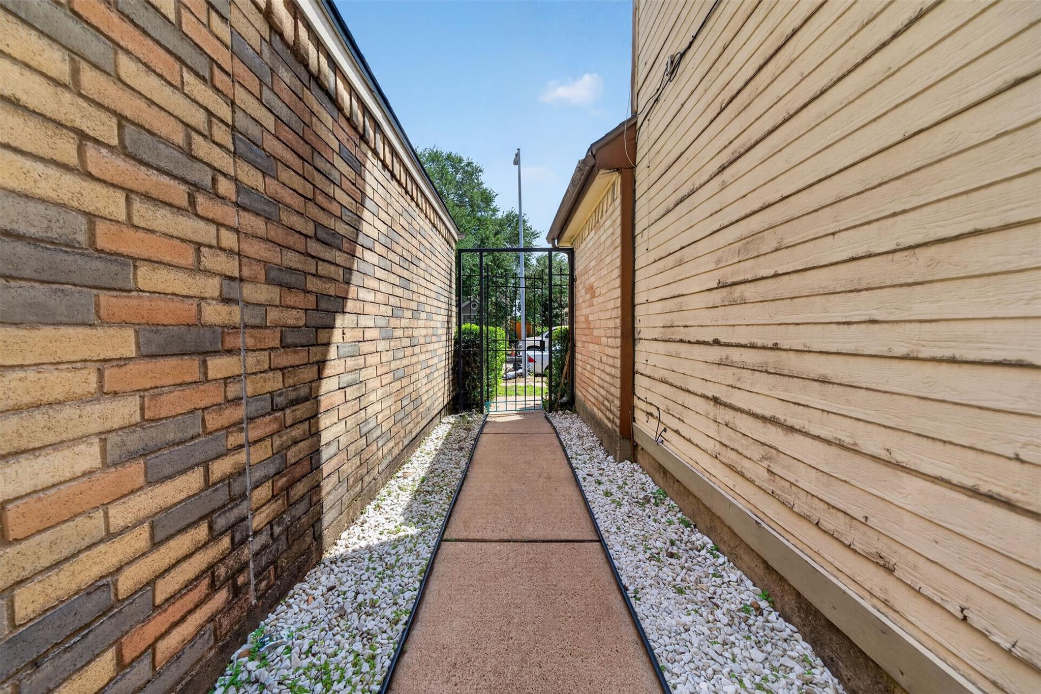 6426 Old Chatham Lane, Houston Tx 77035 Property Photo 43