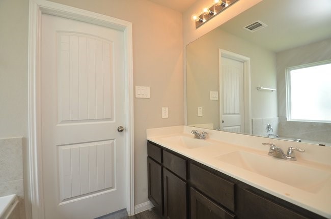 5626 Brooklyn Rose Drive Property Photo 34
