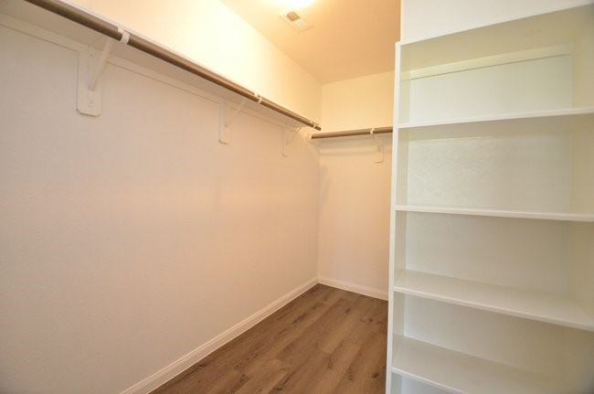 5626 Brooklyn Rose Drive Property Photo 36
