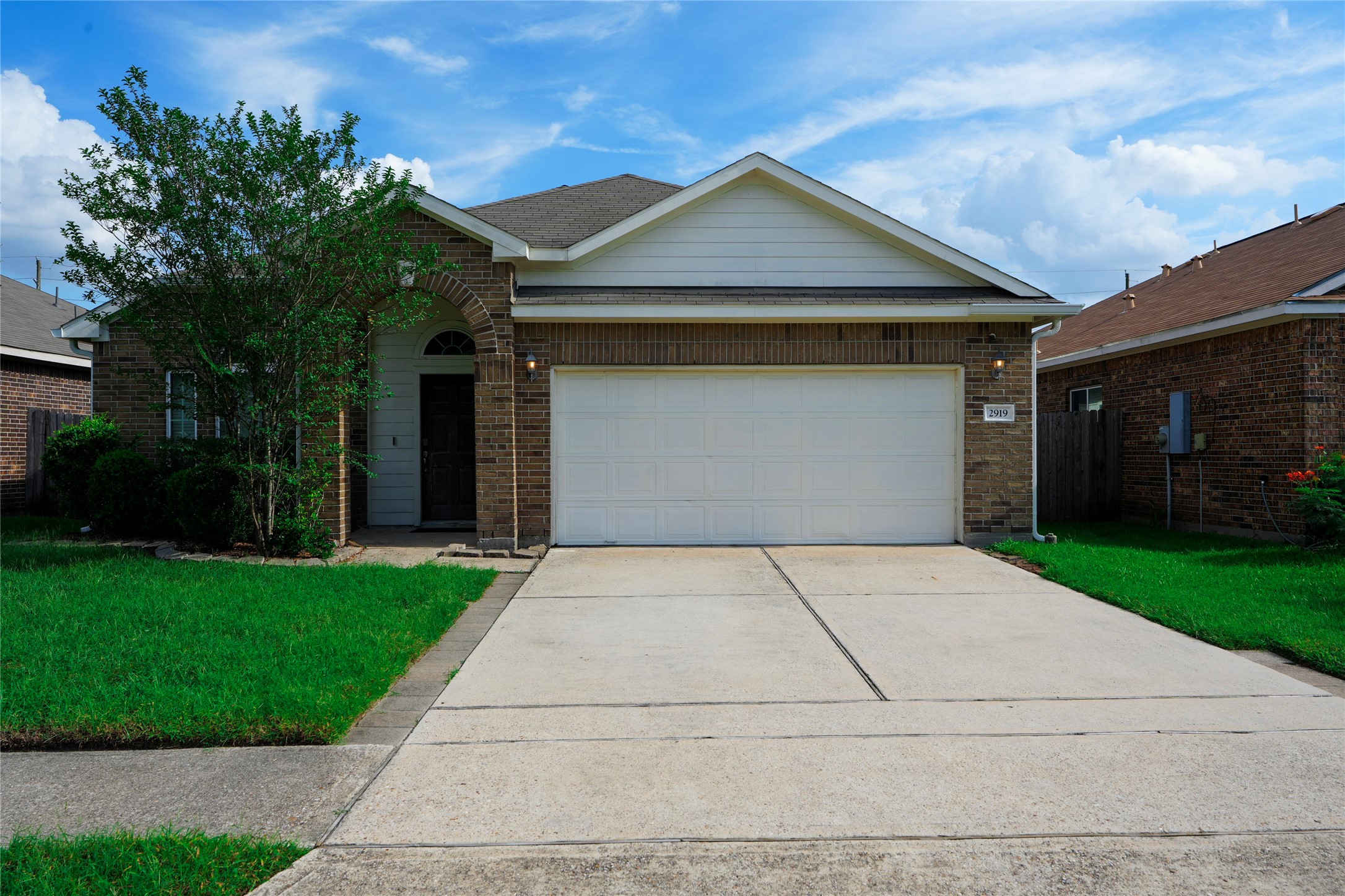2919 Silverchase Meadows Drive Property Photo 3