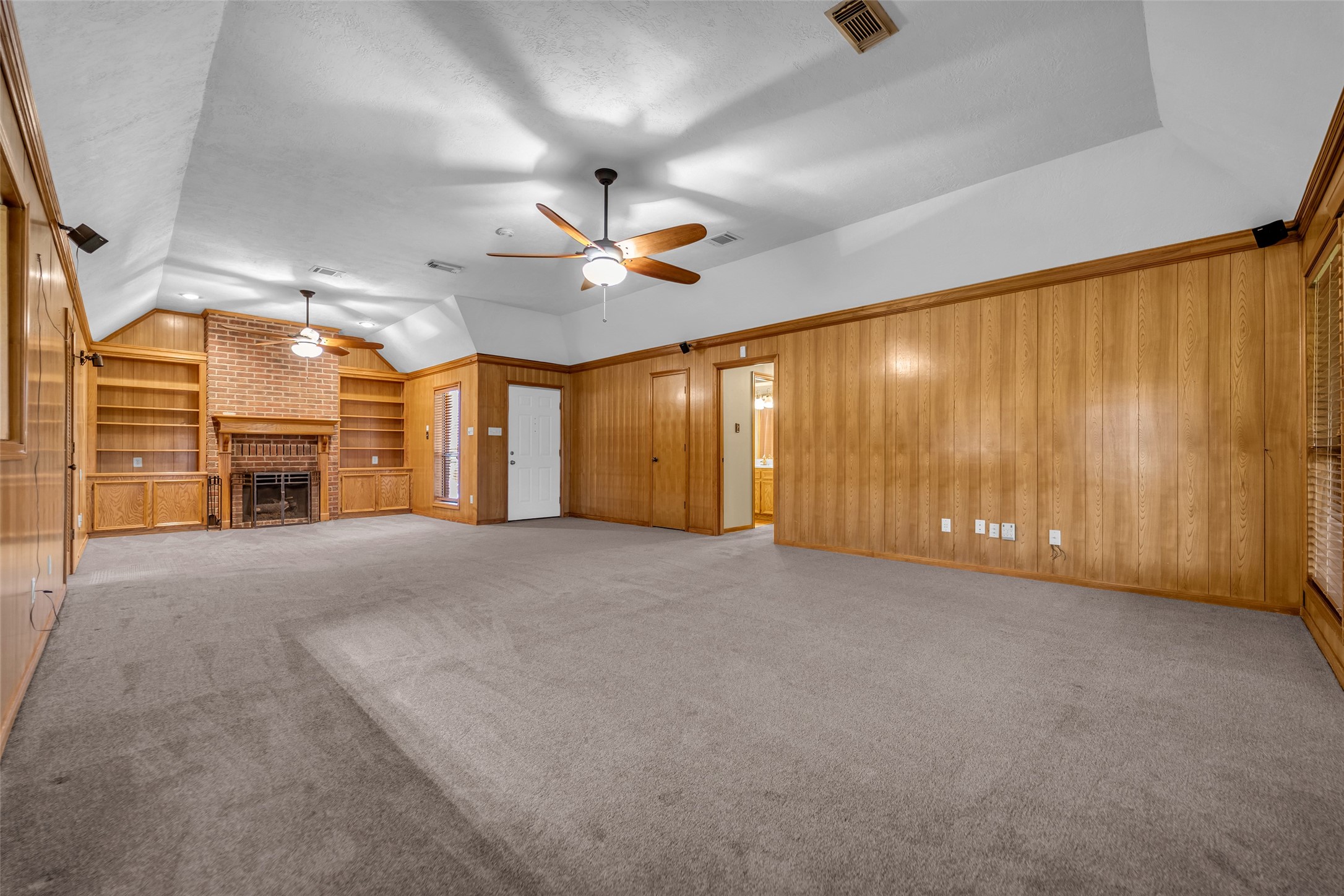 7093 Whispering Wind Drive Property Photo 15