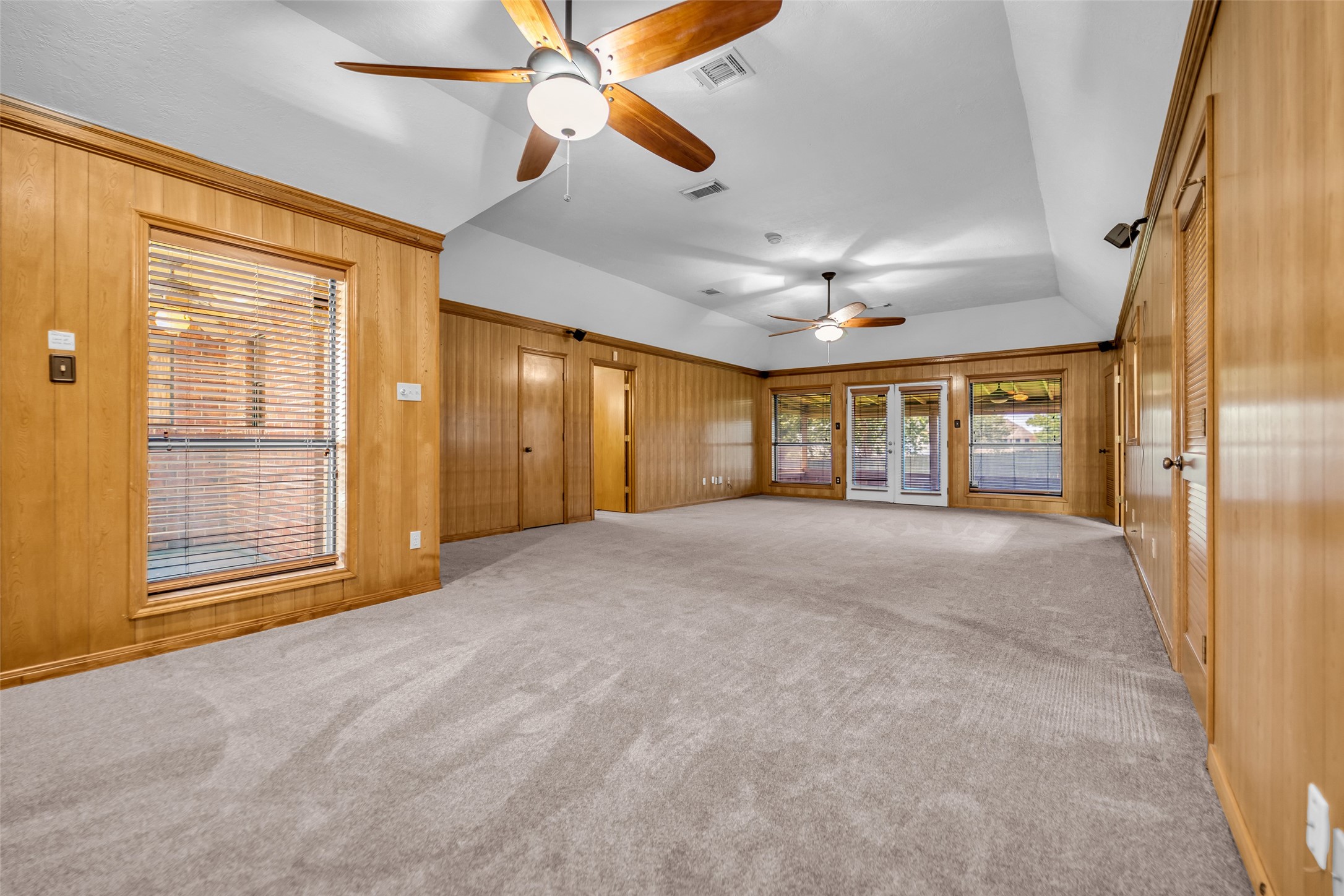 7093 Whispering Wind Drive Property Photo 17