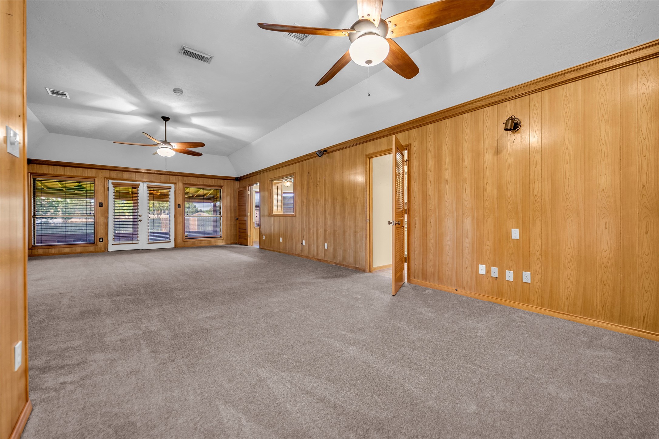 7093 Whispering Wind Drive Property Photo 18