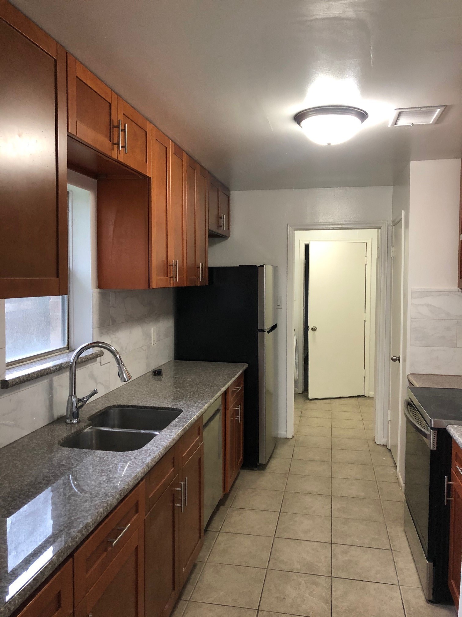 10510 Kiber Drive Property Photo 14