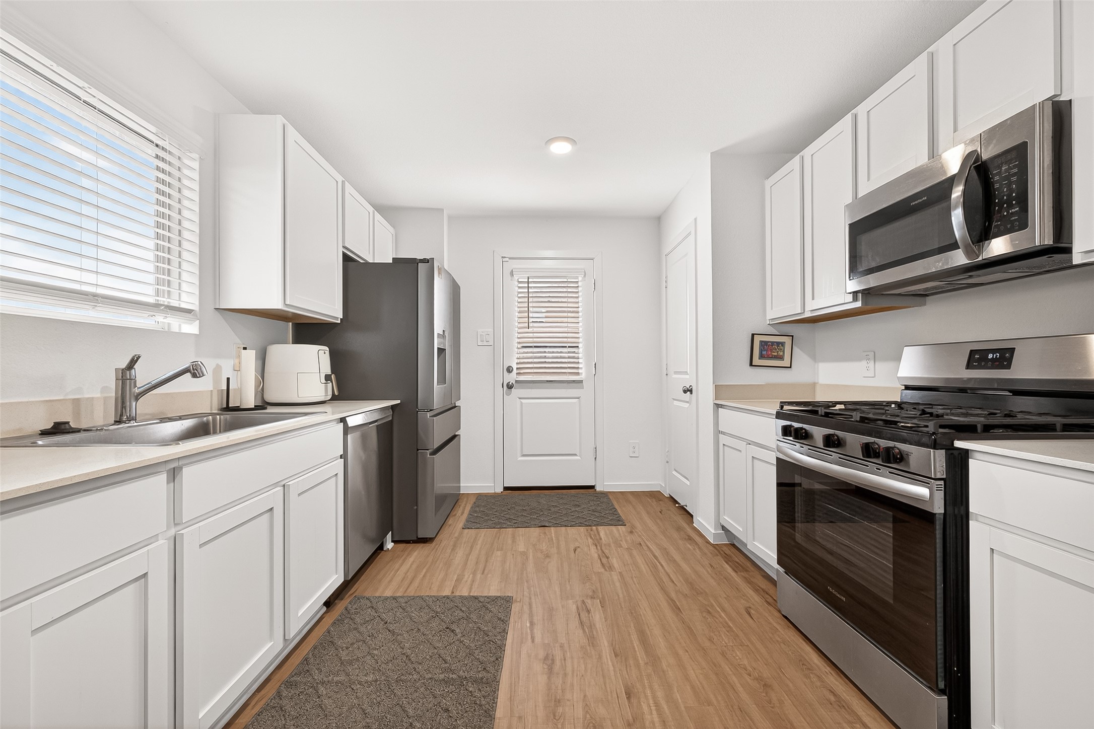 17751 Grove Hill Drive Property Photo 12