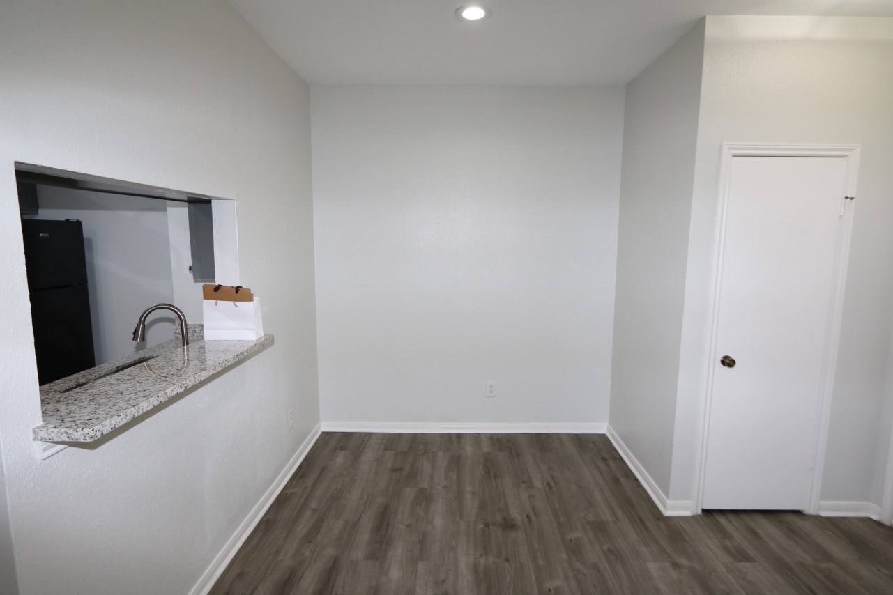 8299 Cambridge Street 1506 Property Photo 4