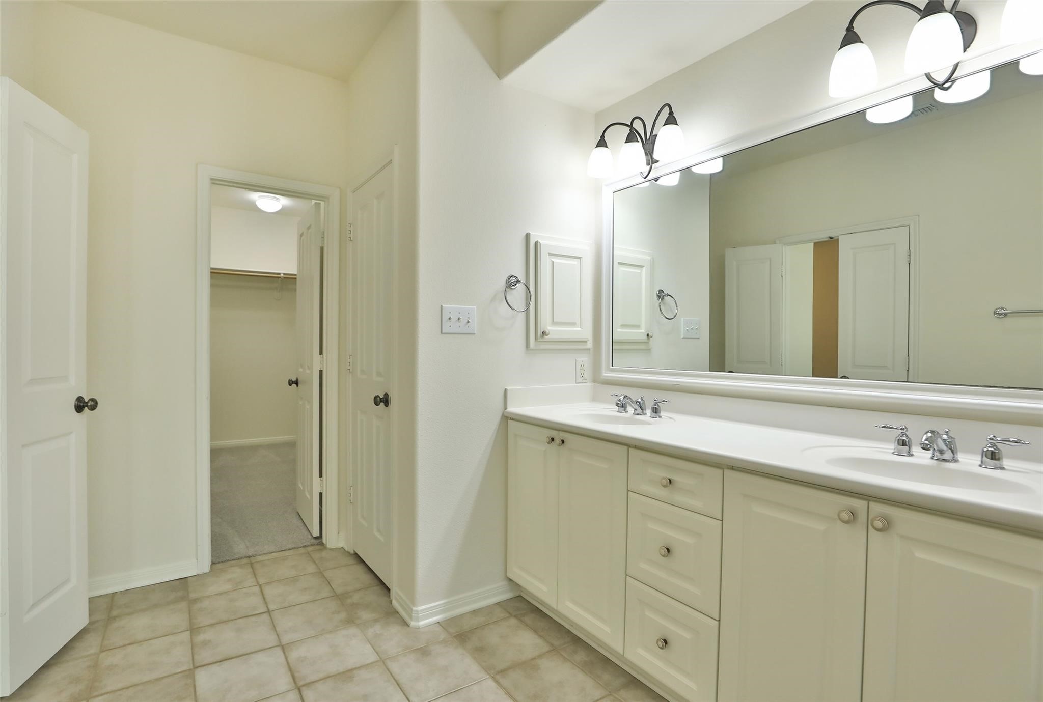 95 Douvaine Court Property Photo 19