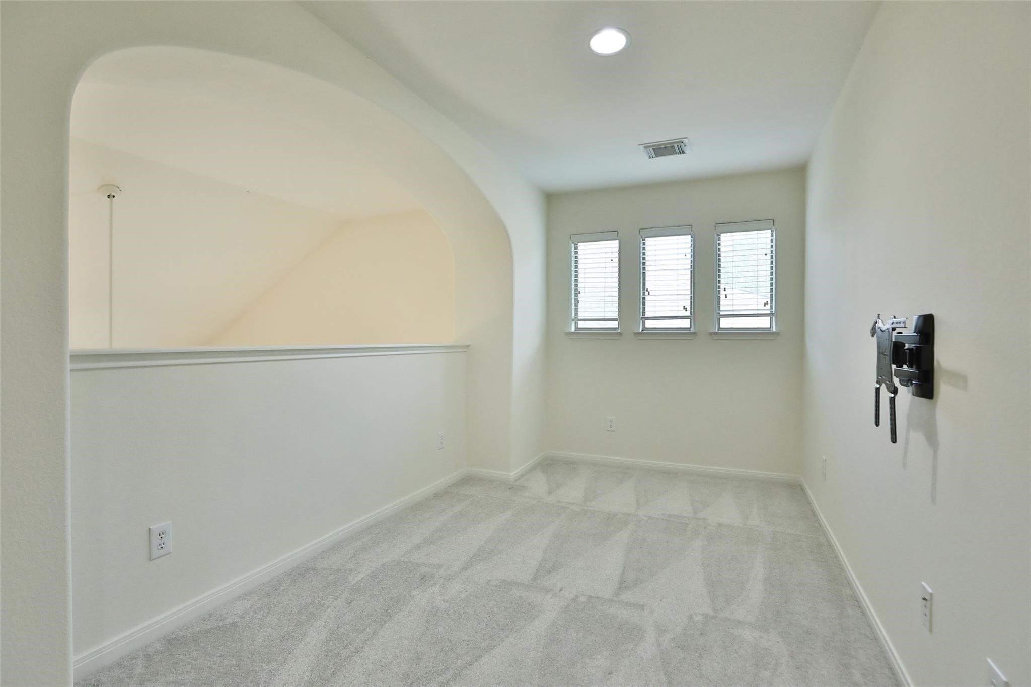 95 Douvaine Court Property Photo 24