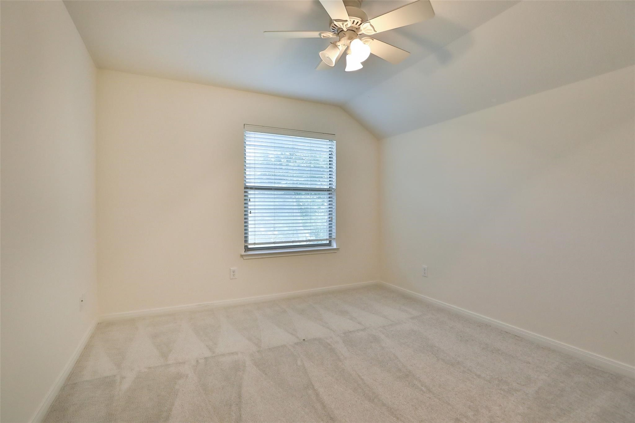 95 Douvaine Court Property Photo 26