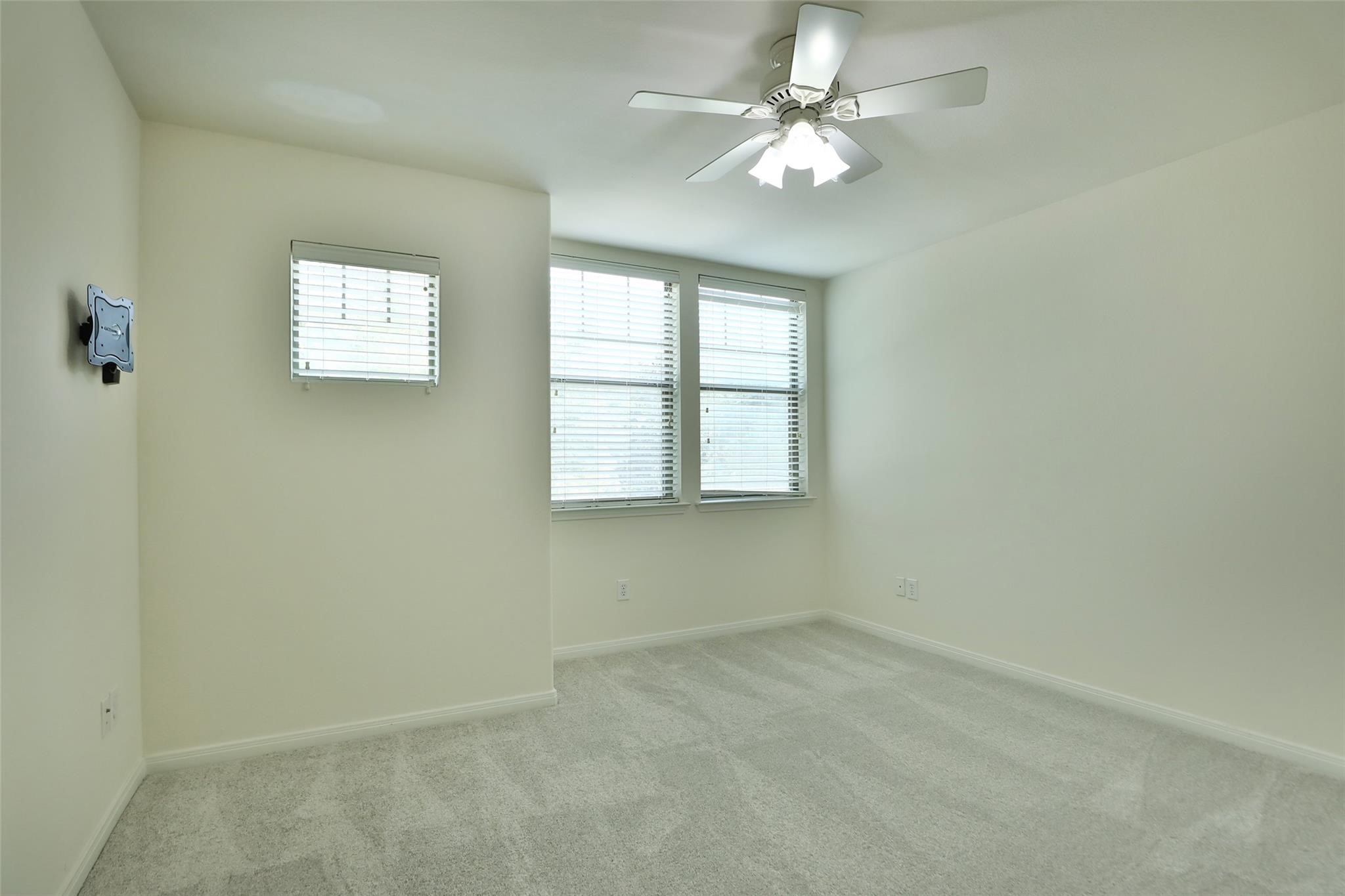 95 Douvaine Court Property Photo 27