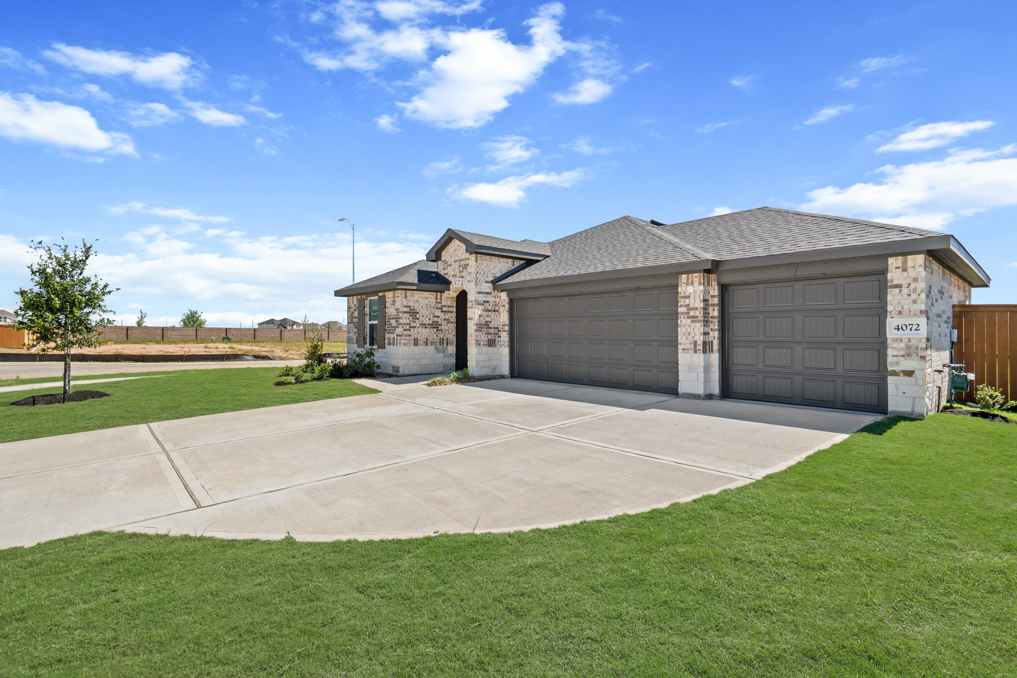 4072 Sun Burst Drive Property Photo 2