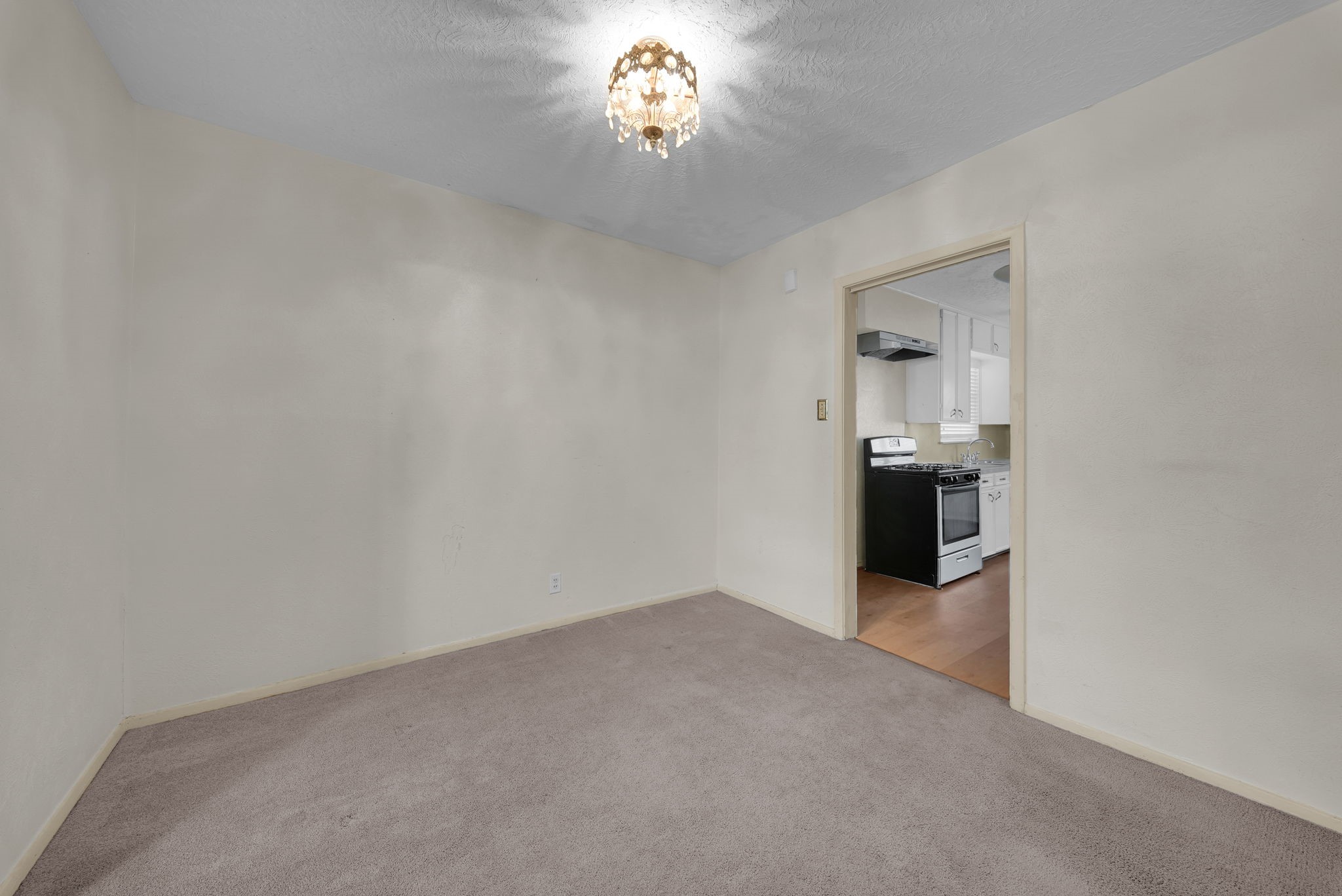 5310 Newkirk Lane Property Photo 8
