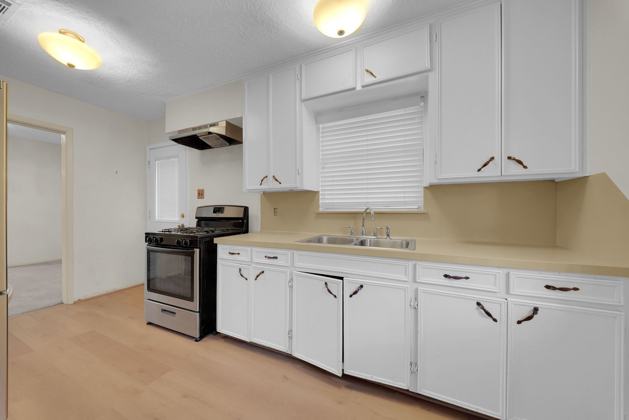 5310 Newkirk Lane Property Photo 10