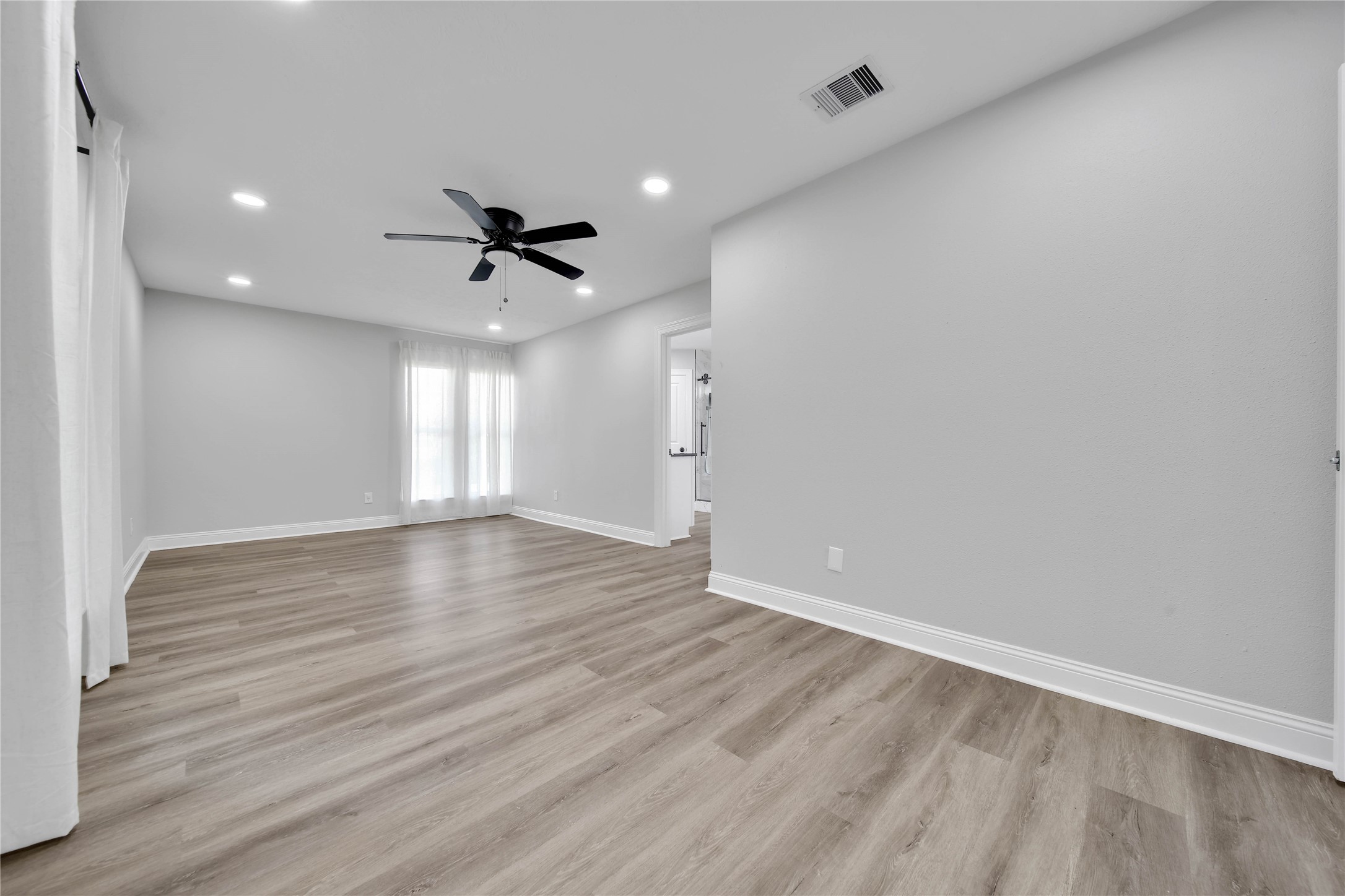 4014 Alshire Drive Property Photo 17