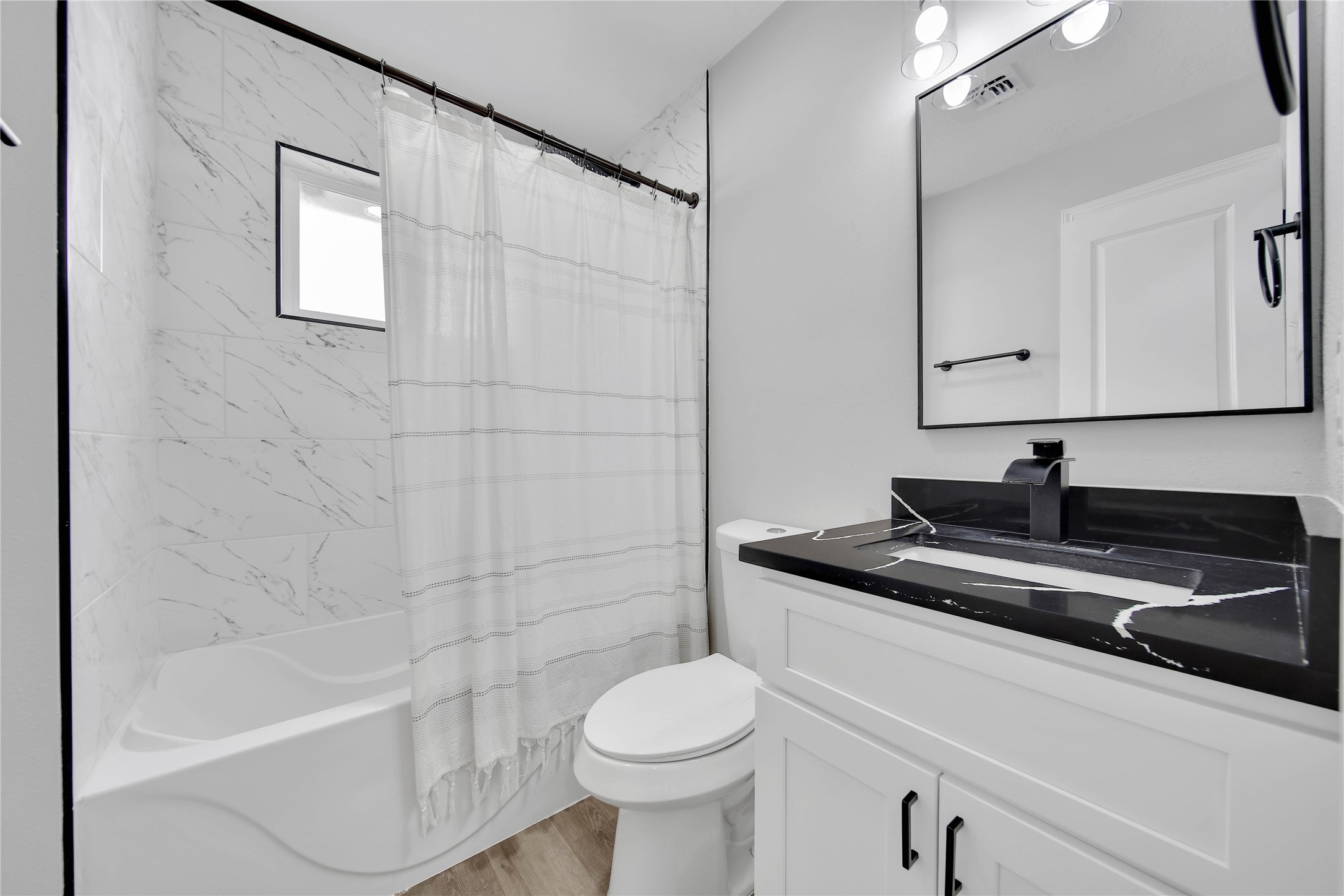 4014 Alshire Drive Property Photo 22