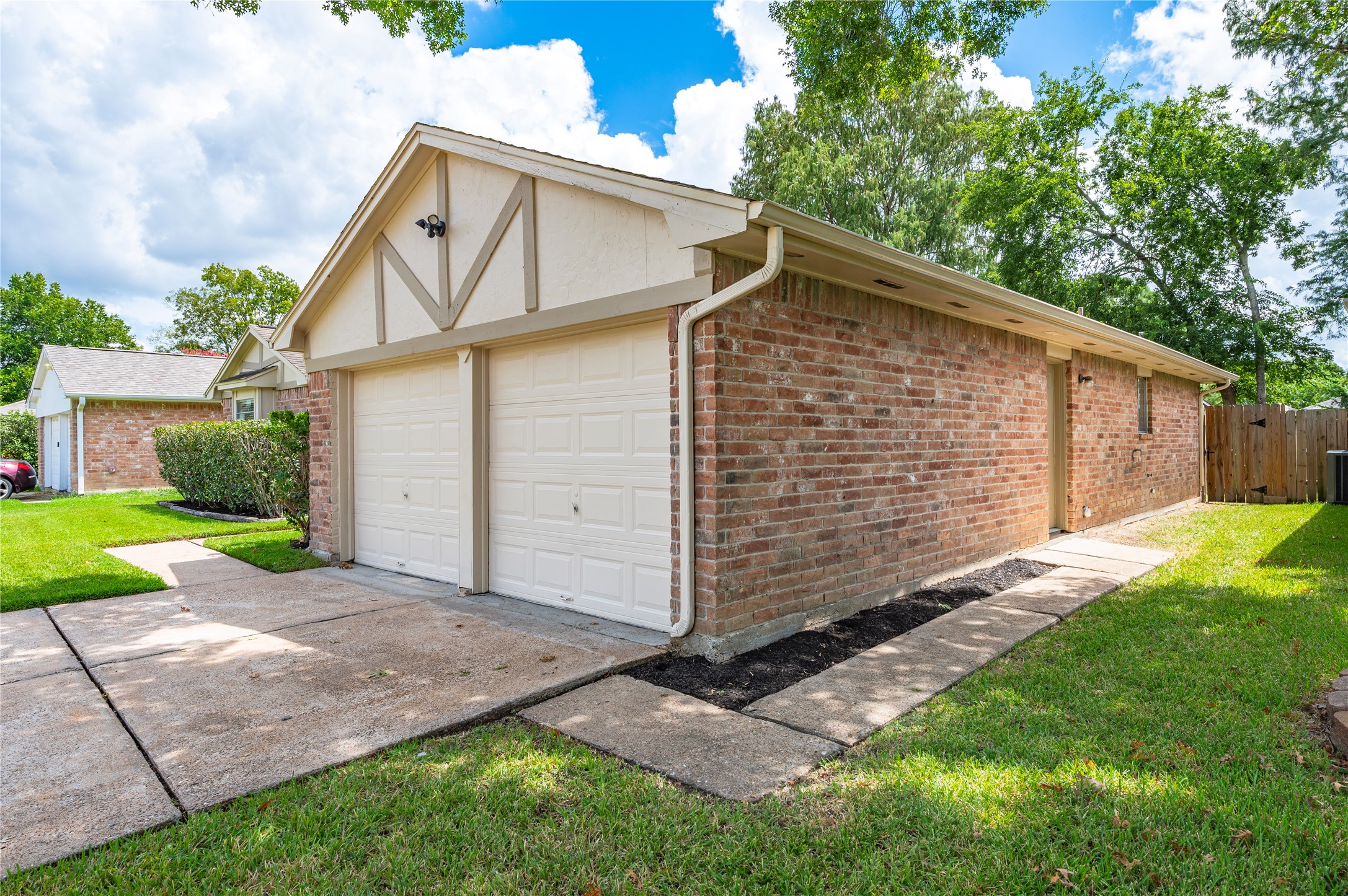 2915 Early Turn Drive Property Photo 2