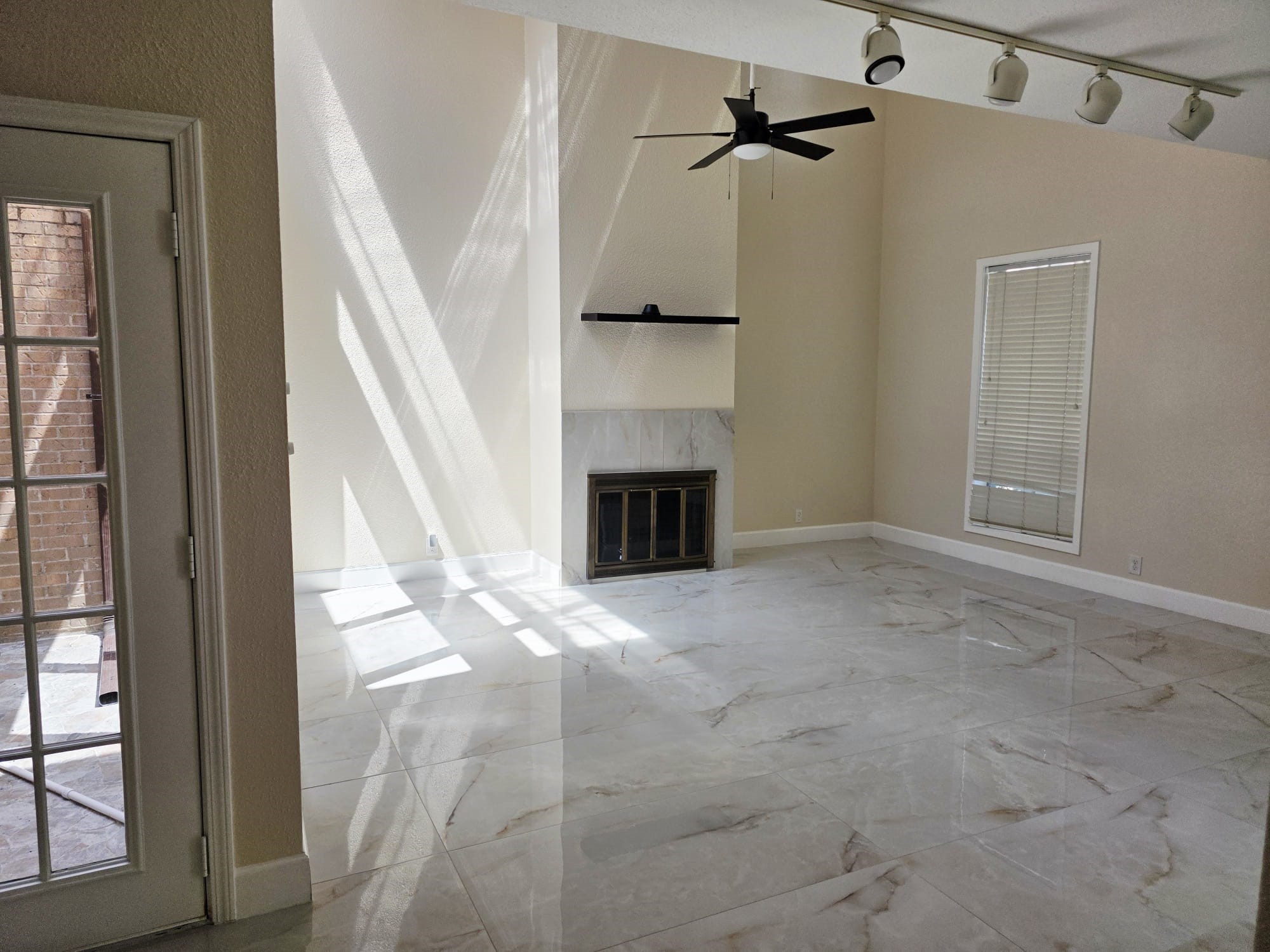 2323 Augusta Drive 38 Property Photo 2