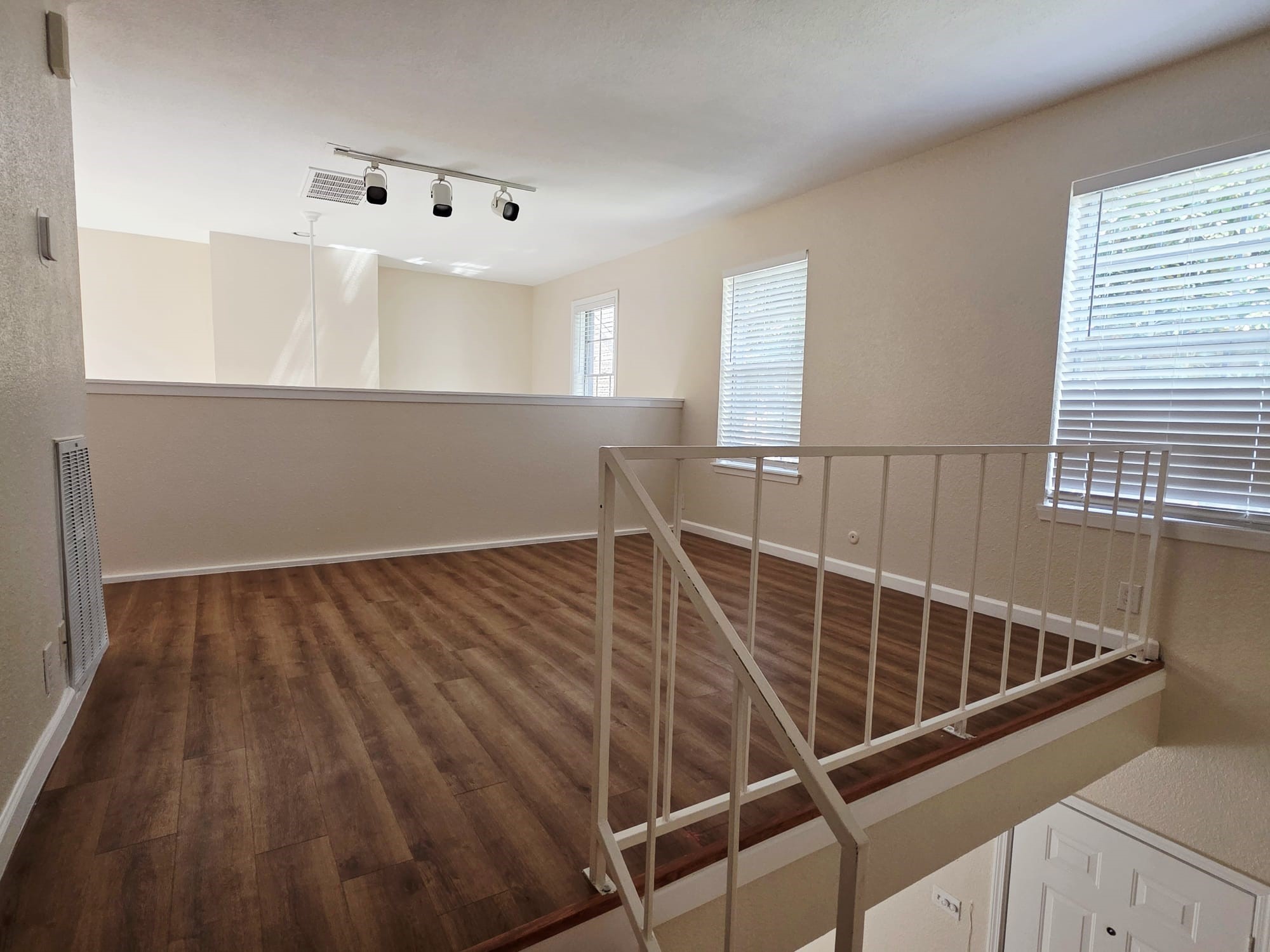 2323 Augusta Drive 38 Property Photo 8