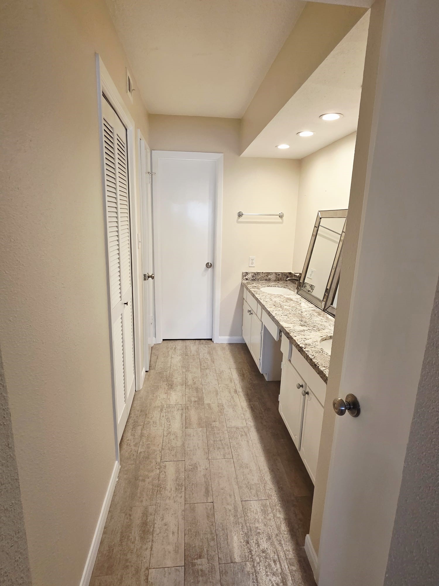 2323 Augusta Drive 38 Property Photo 12