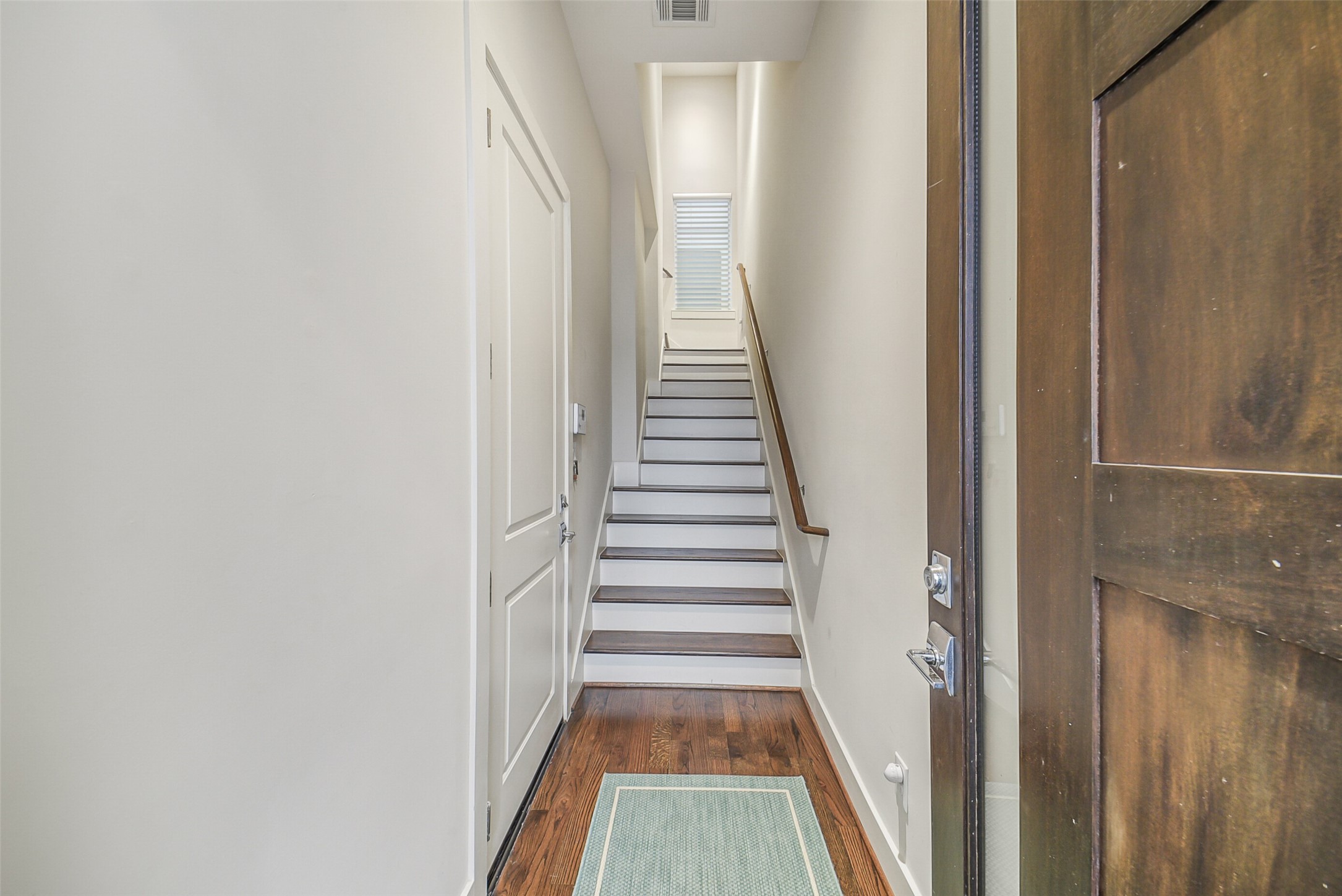 1004 California Street 203 Property Photo 7