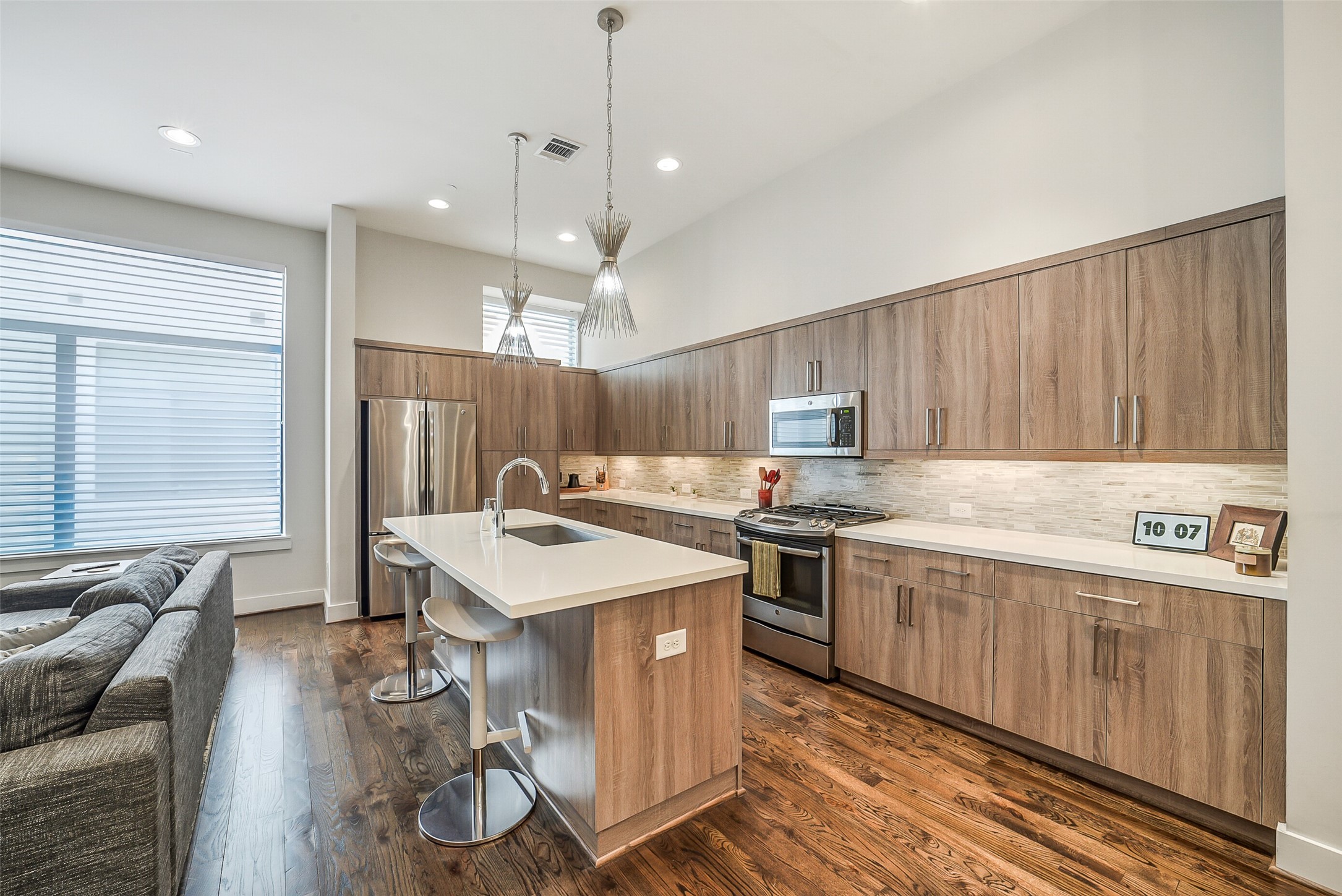 1004 California Street 203 Property Photo 12