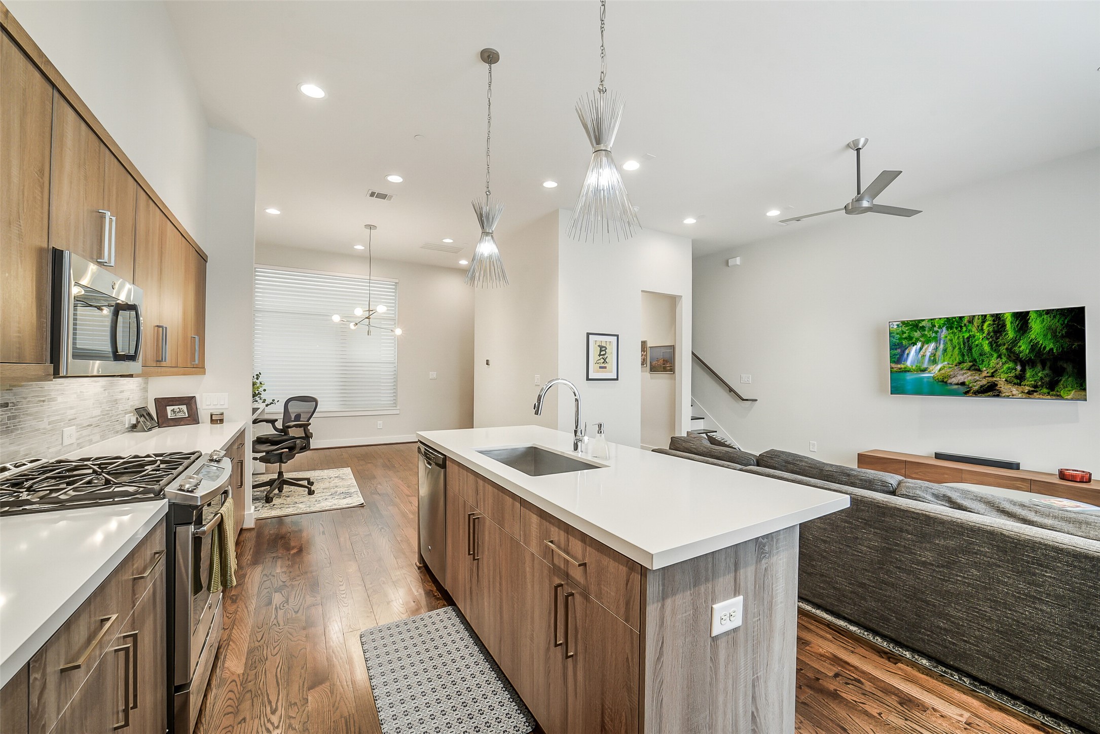 1004 California Street 203 Property Photo 17