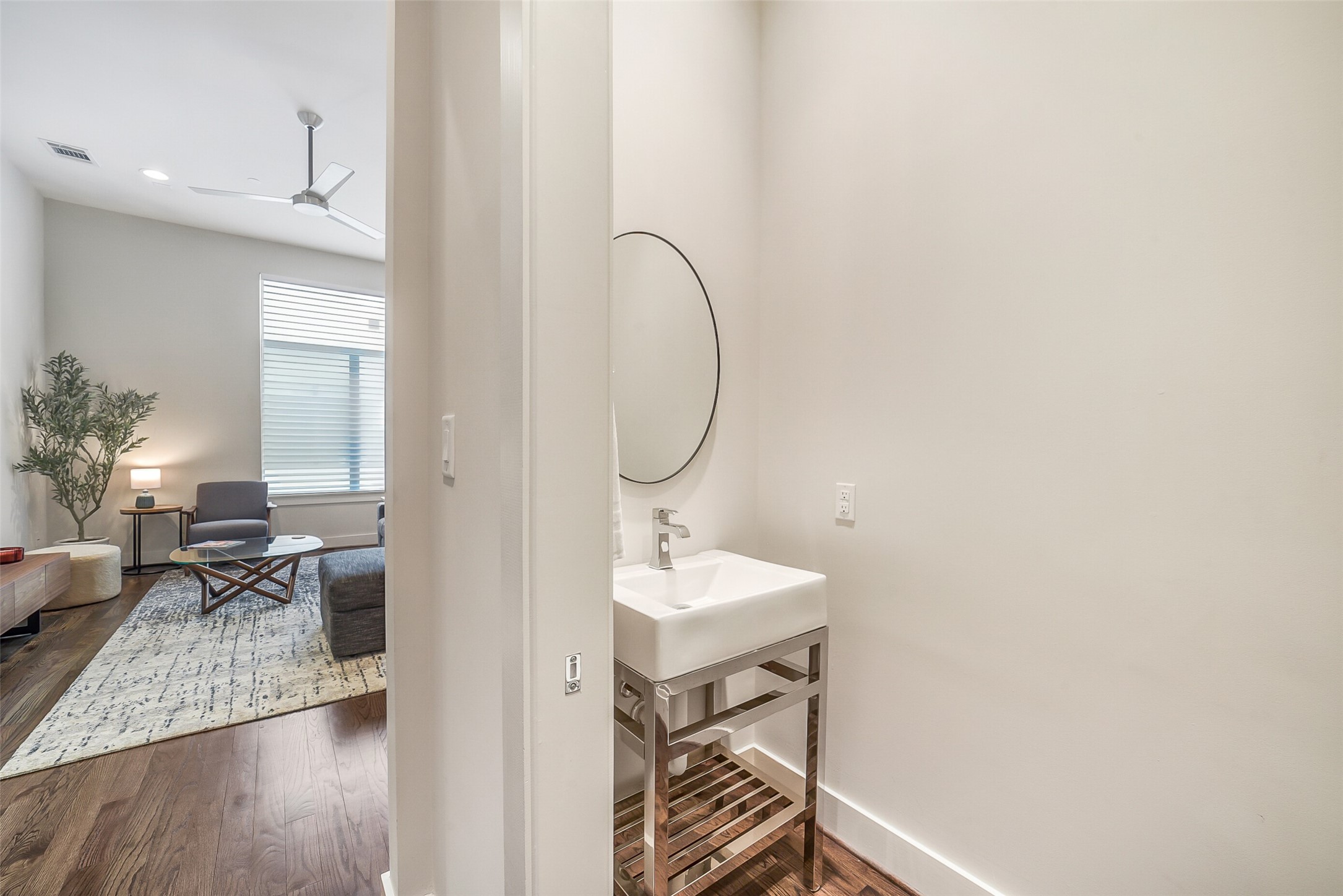 1004 California Street 203 Property Photo 22