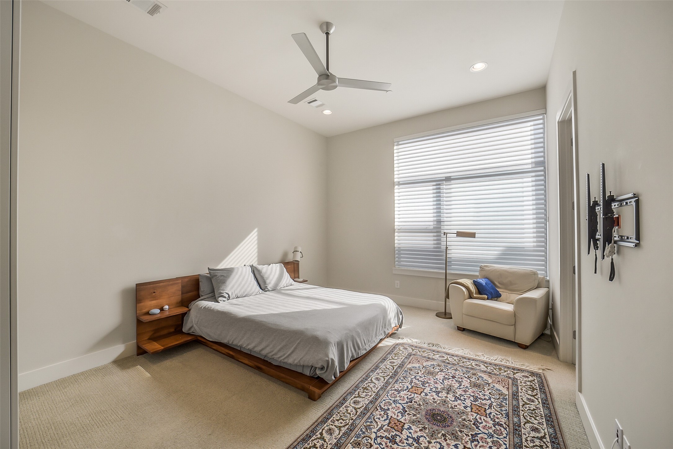 1004 California Street 203 Property Photo 23