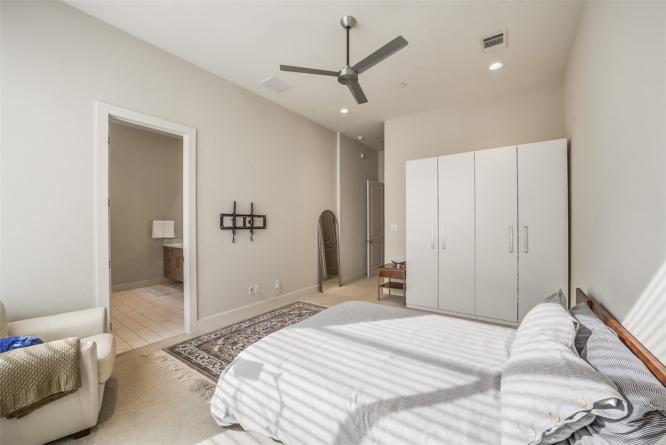 1004 California Street 203 Property Photo 24
