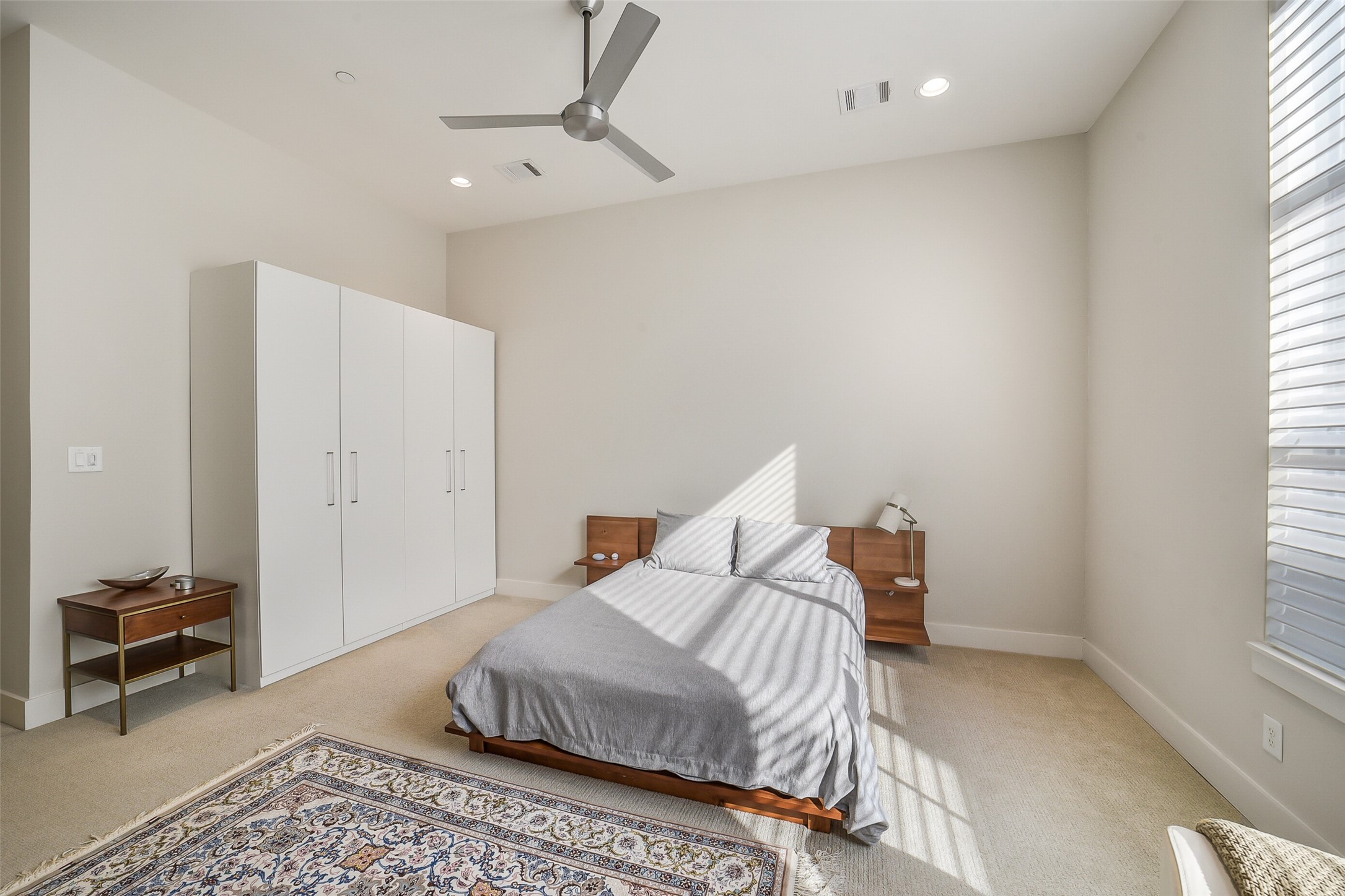 1004 California Street 203 Property Photo 25