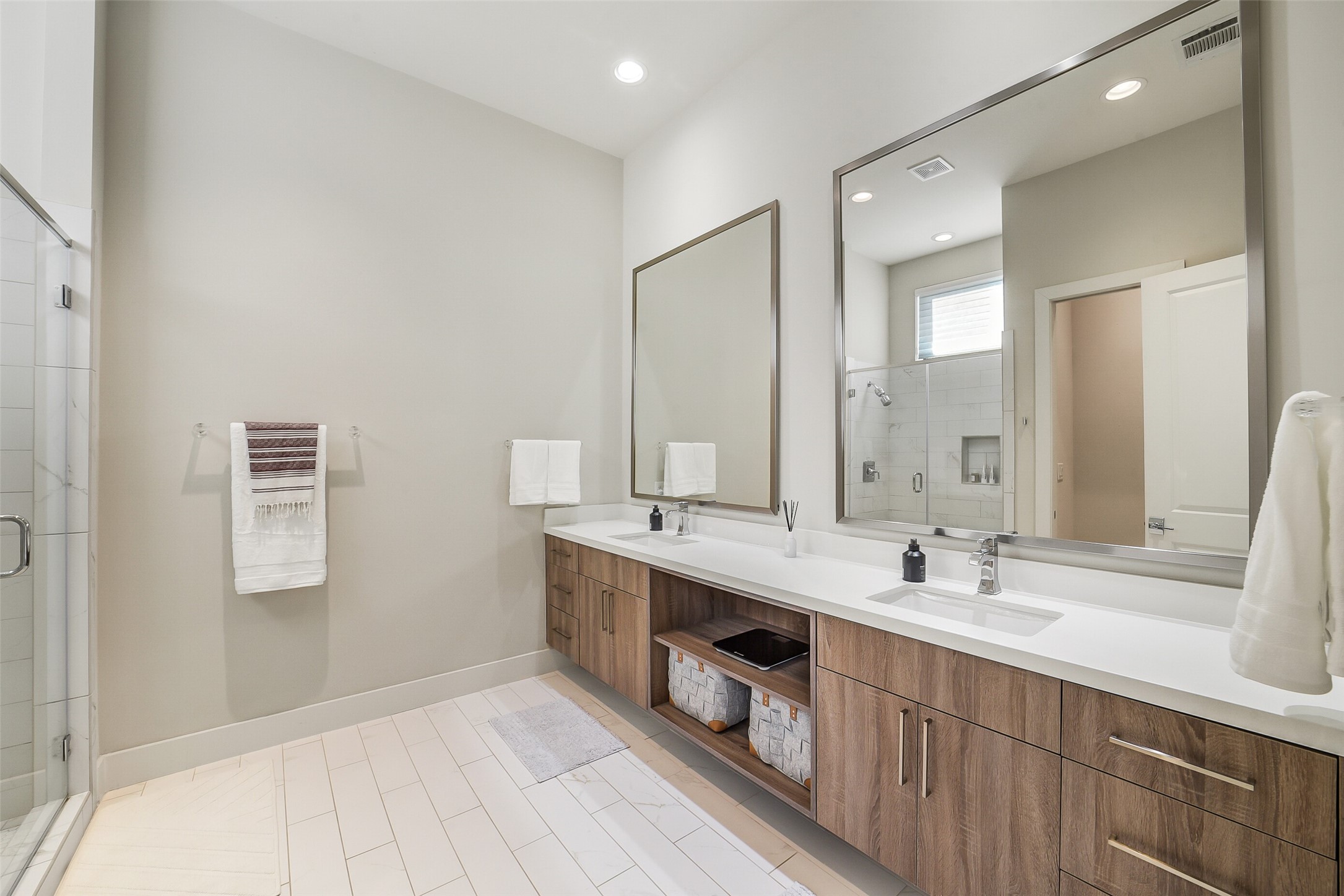 1004 California Street 203 Property Photo 26