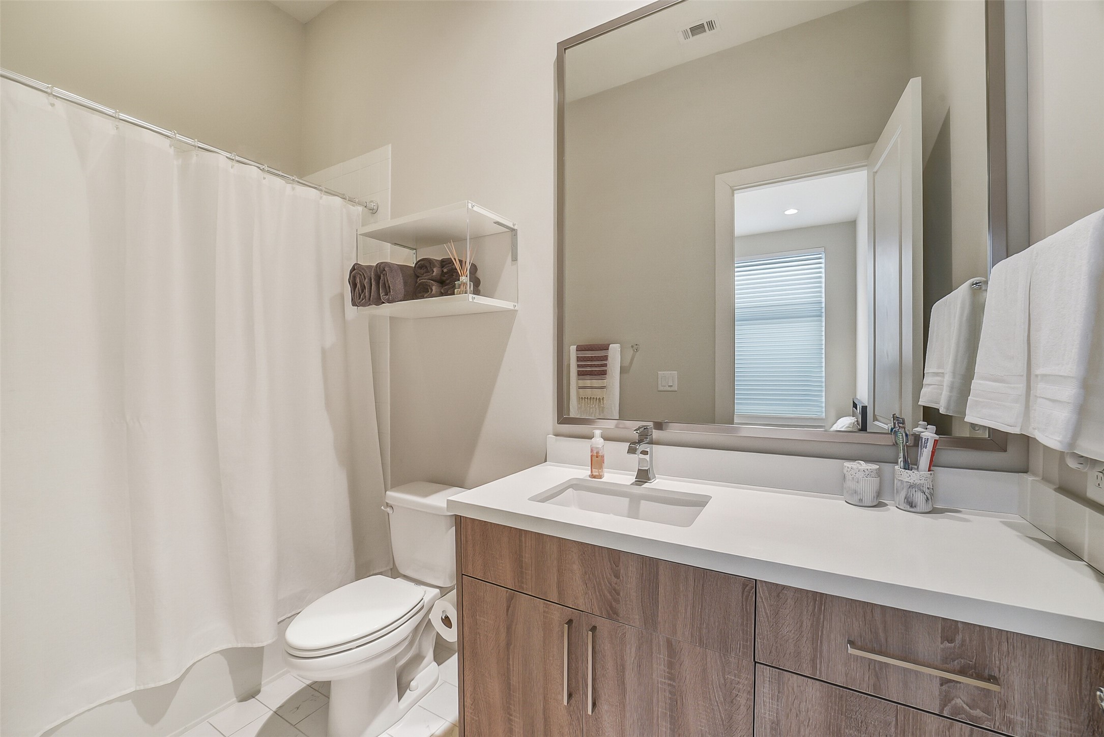 1004 California Street 203 Property Photo 29