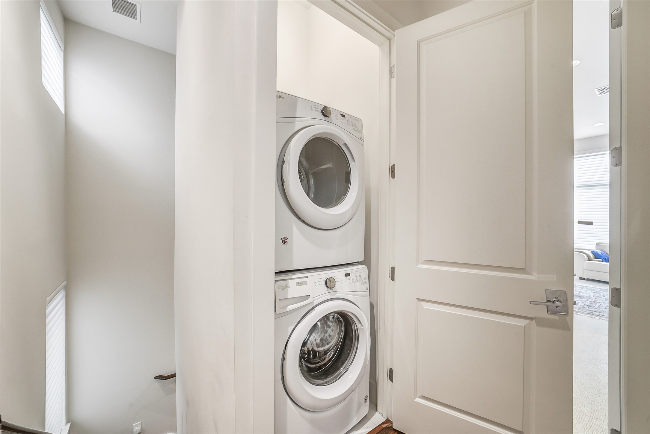1004 California Street 203 Property Photo 31